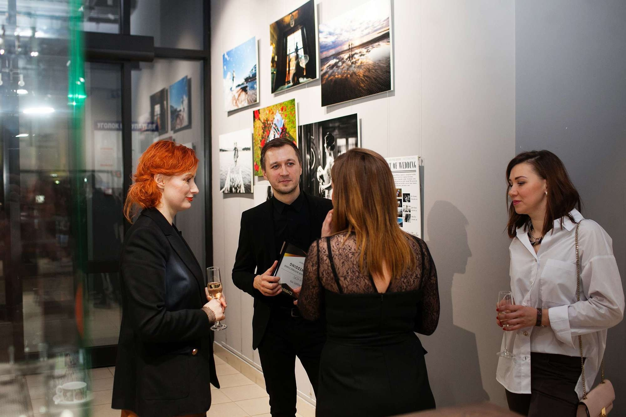Первая свадебная фотовыставка MFamilia Art of Wedding. MFamilia — организация фотовыставок в Петербурге, Москве, Казани
