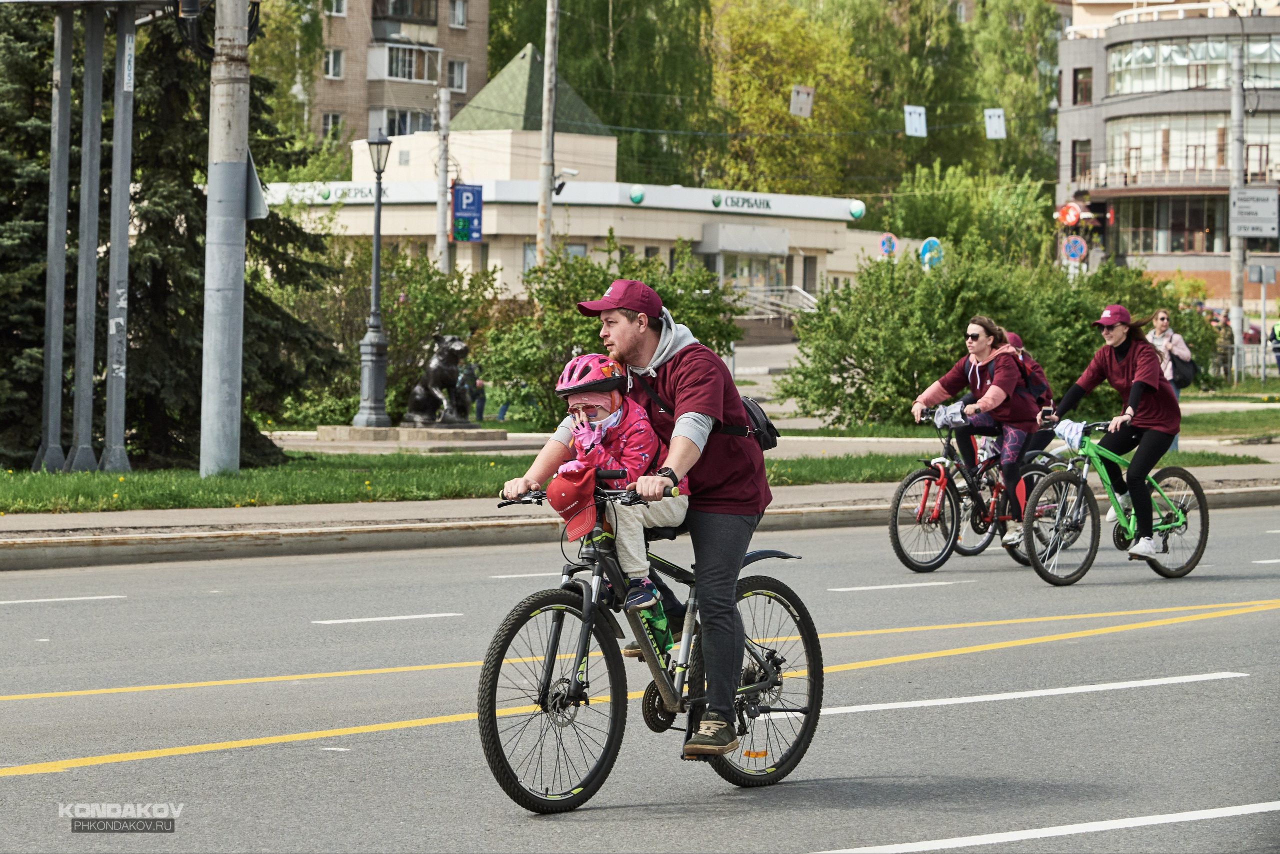 Первомайская эстафета в Иваново 2024 год. Фотограф в Иваново: Каталожная съемка одежды и постельного белья, Wildberries