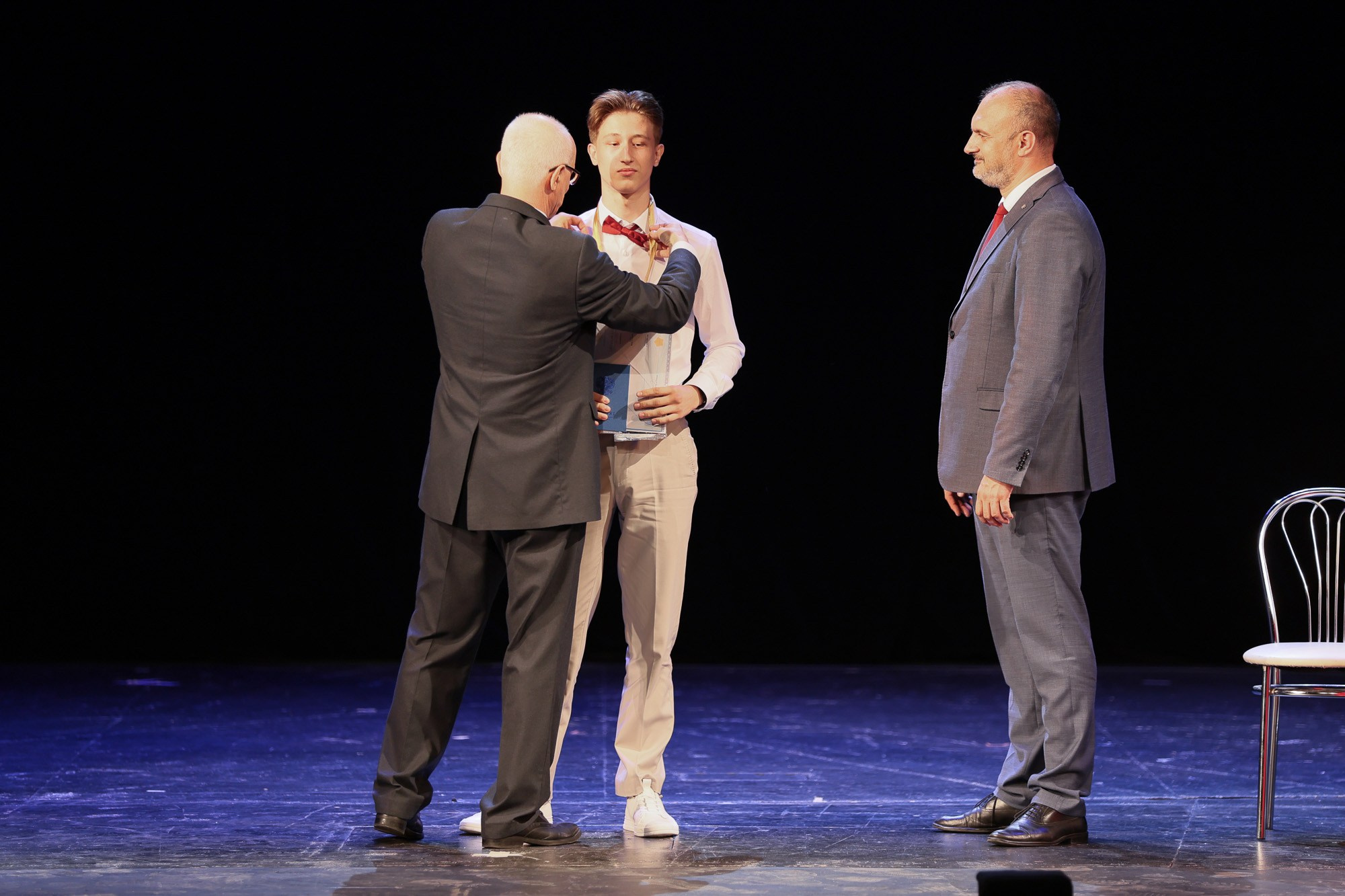 Выпускной вечер в Севастопольской гимназии № 1 имени А. С. Пушкина. Свадебный фотограф, фотосъемка в Крыму, Севастополе, Симферополе, Ялте