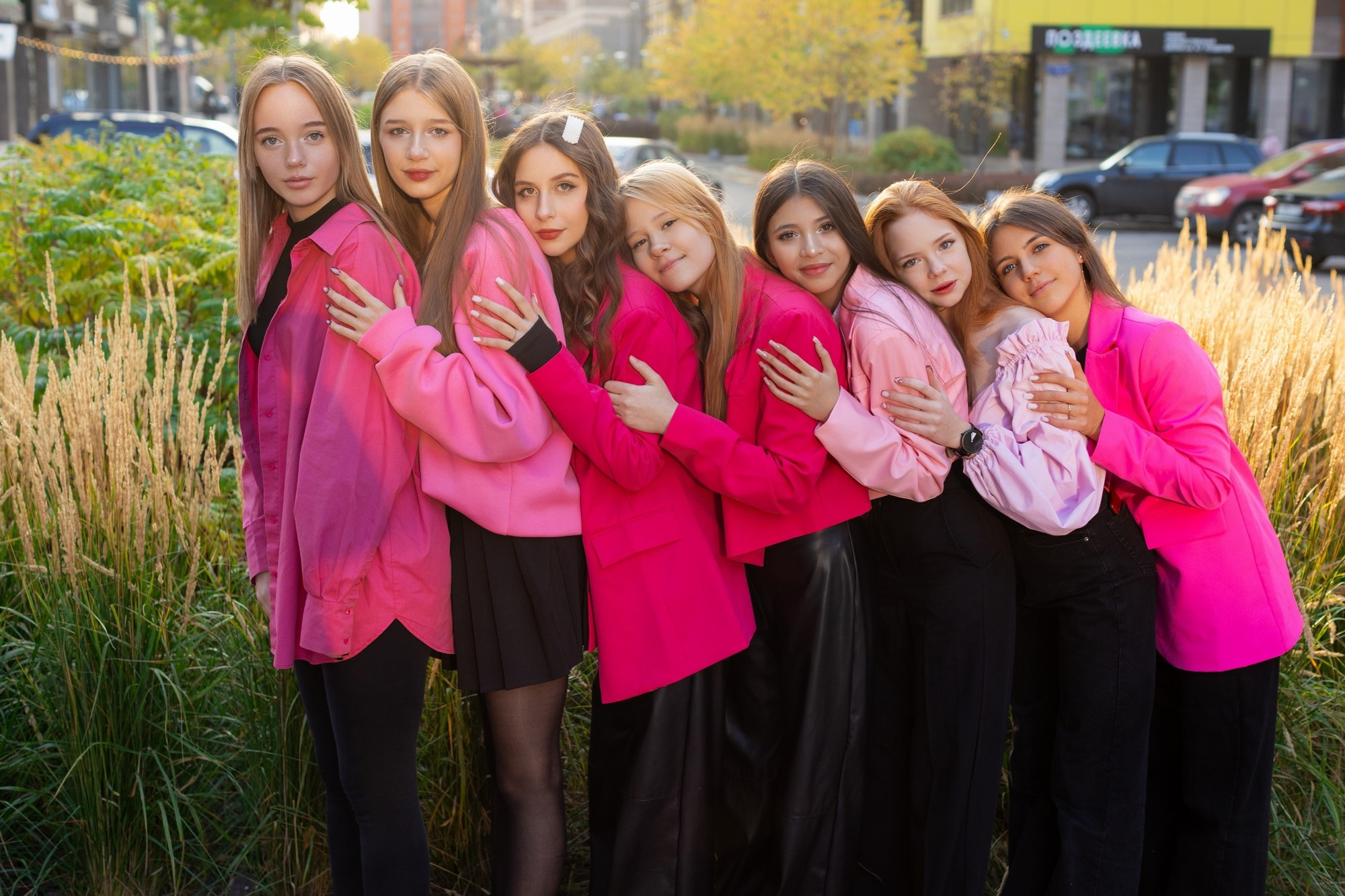 Идеи для школьной фотосессии осенью: 9 и 11 класс. СИГМА | Студия выпускных альбомов Красноярск