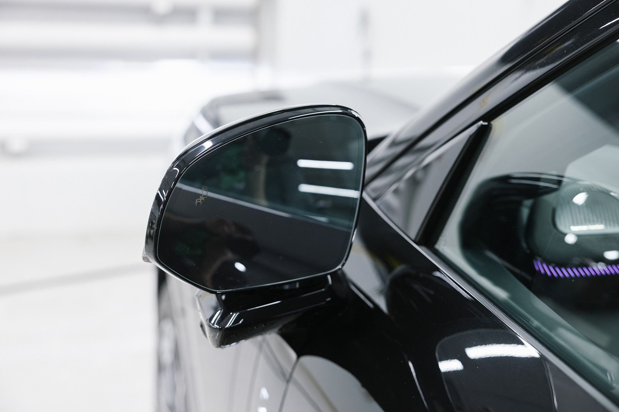 Lynk & Co 900 Ultra 2,0hyb 4WD AT (734 л. с.). Автосалон «Х-Авто»