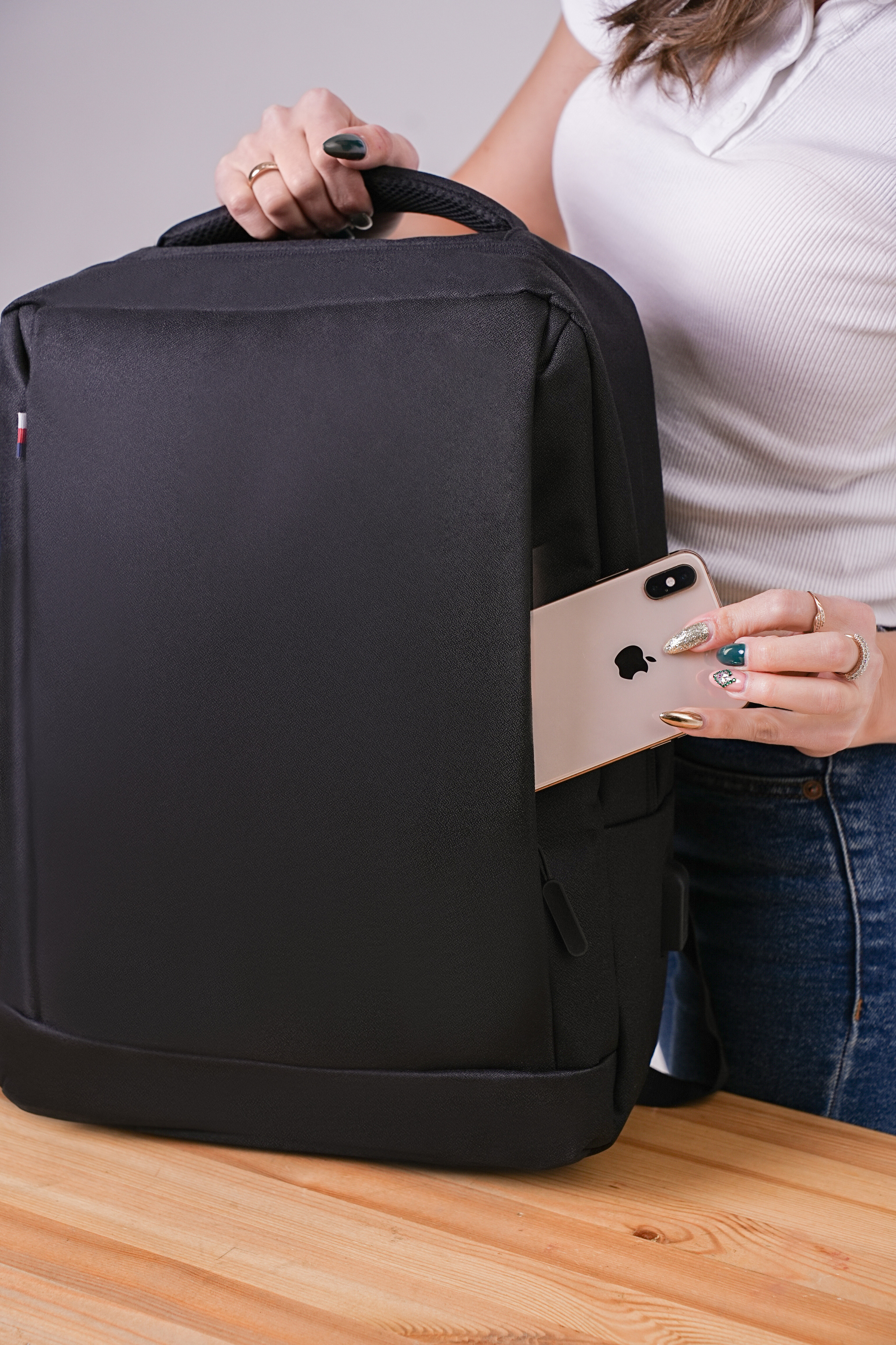 Фотосессия рюкзаков для Wildberries