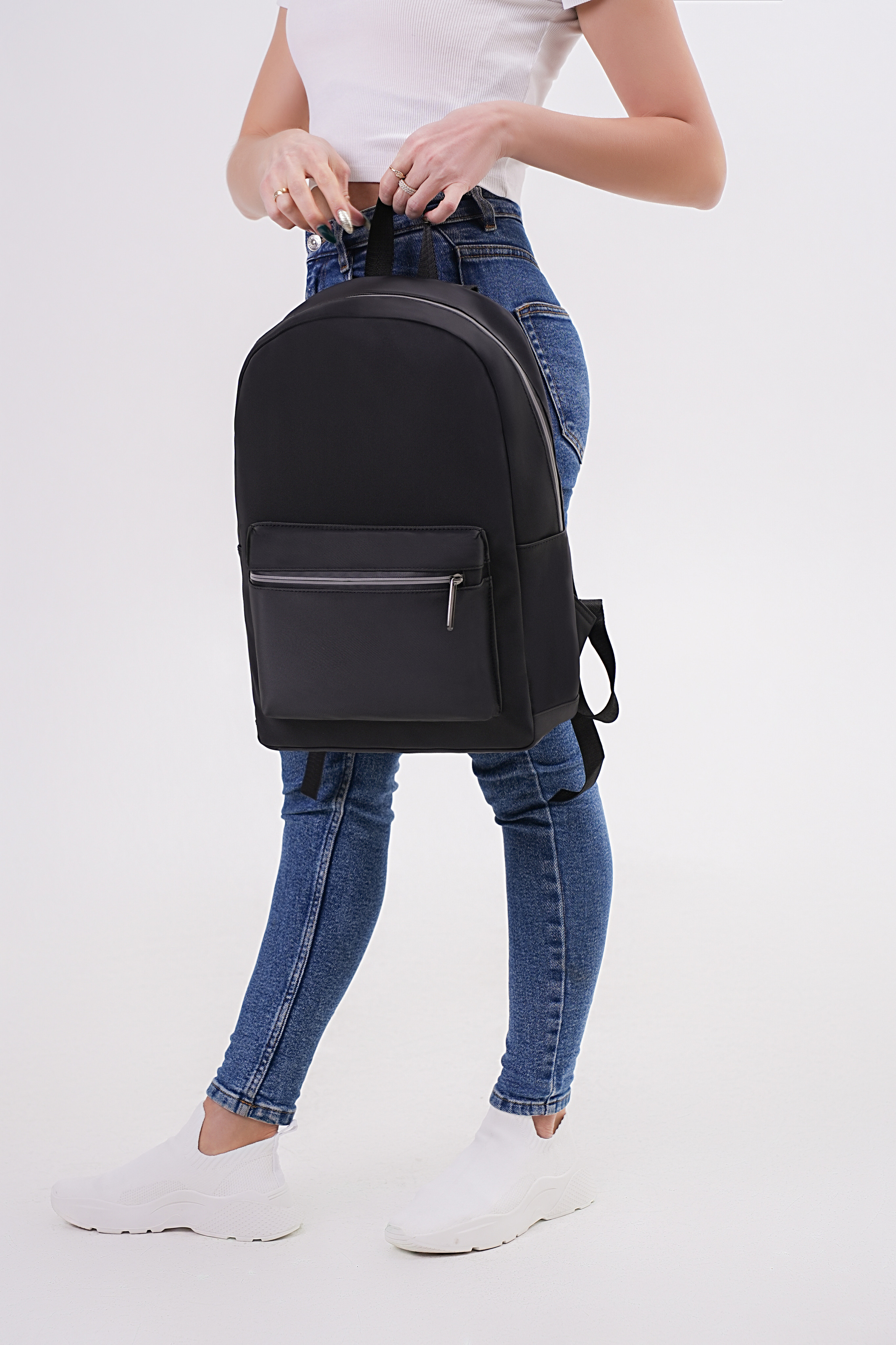 Фотосессия рюкзаков для Wildberries