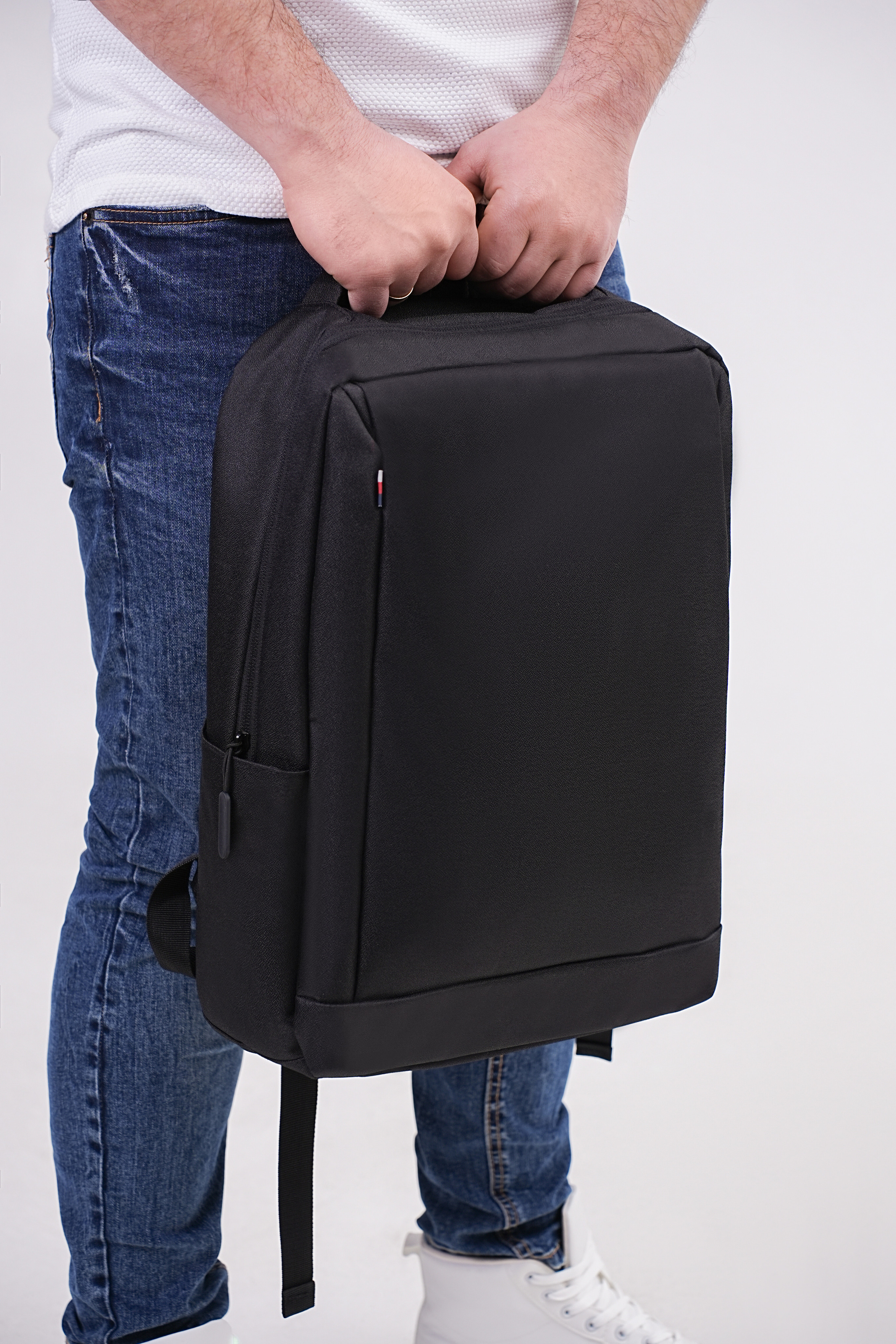 Фотосессия рюкзаков для Wildberries