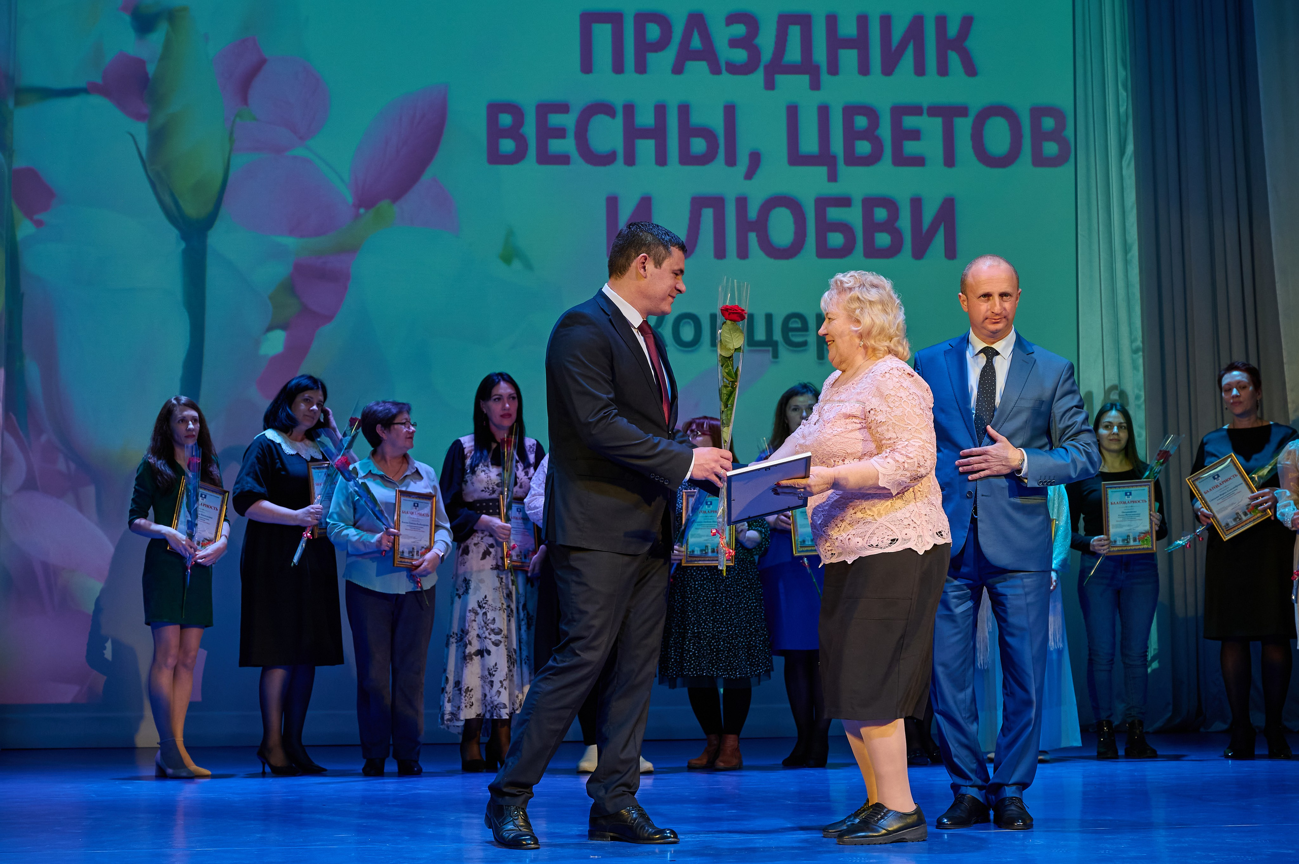 8 марта Марьина роща. Жизнь курорта Кабардинка в фотографиях