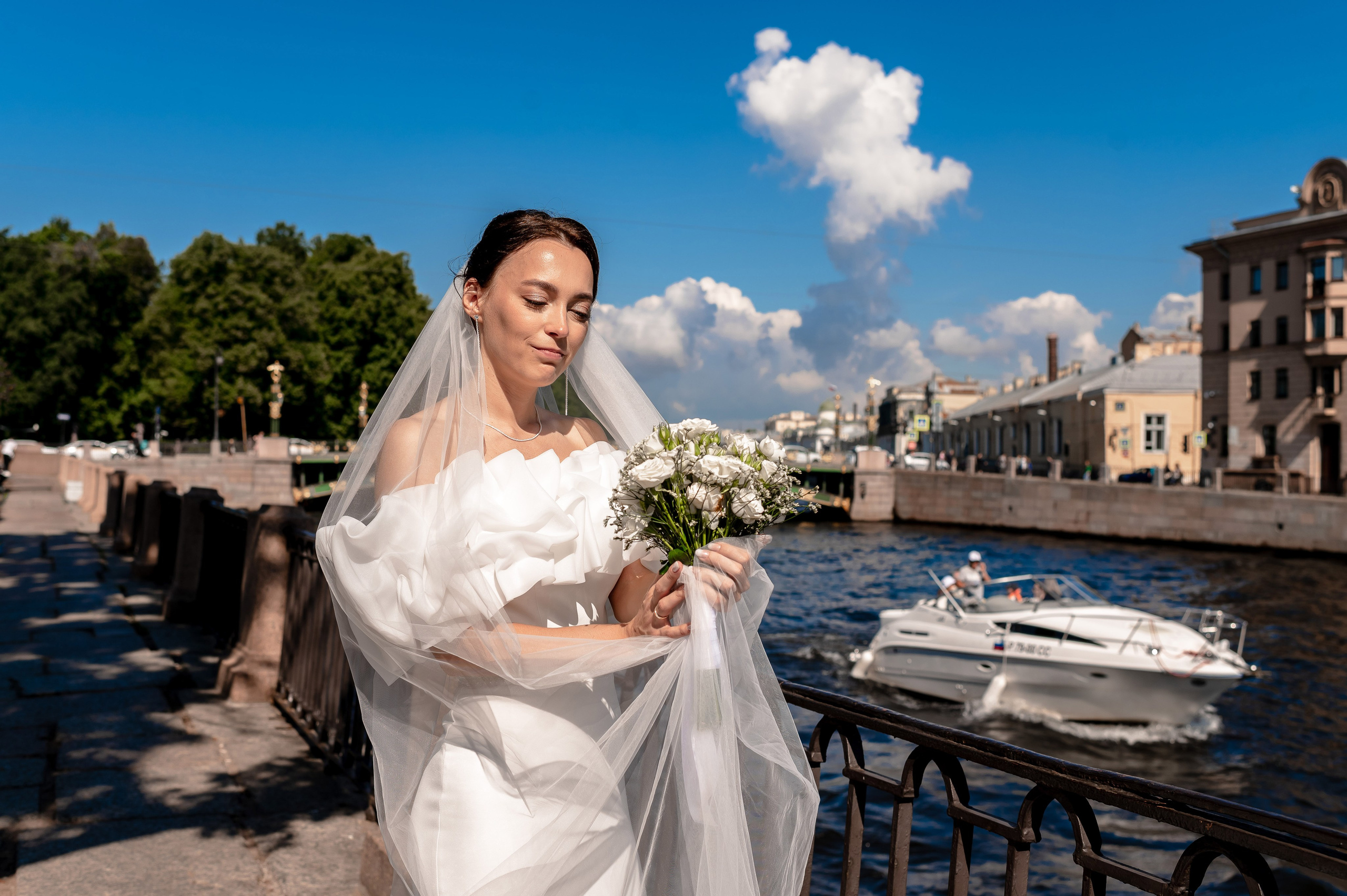 Летняя свадьба В Санкт-Петербурге и красивой выездной регистрацией Даши и Саши. Воздушная свадебная фотосессия в Петербурге. Портретный, семейный и свадебный фотограф в Санкт-Петербурге и в Пушкине Ширяев Денис