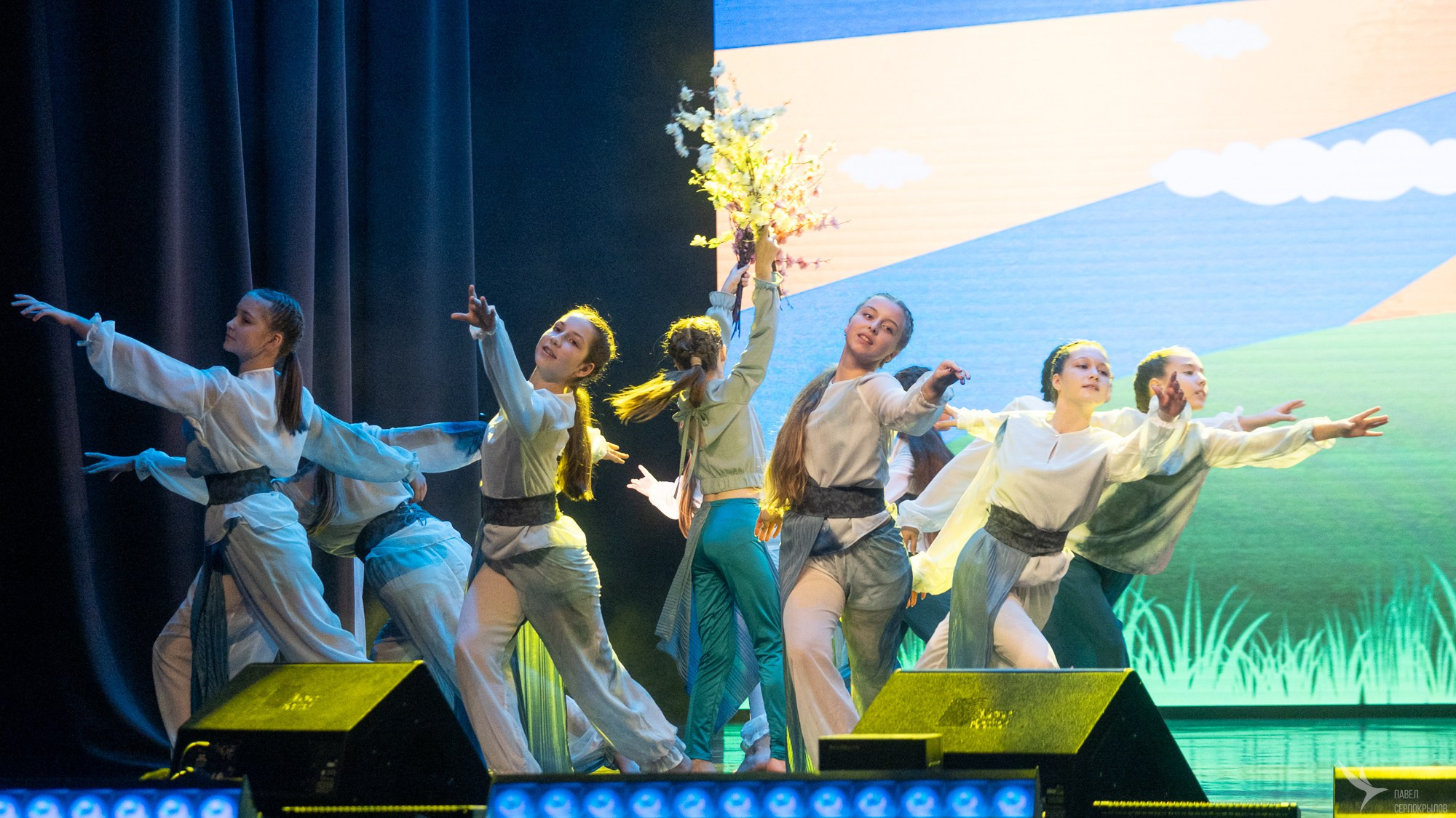 Юбилейный концерт студии эстрадного танца «Изумрудный город». Репортажный фотограф в Казани Павел Серпокрылов