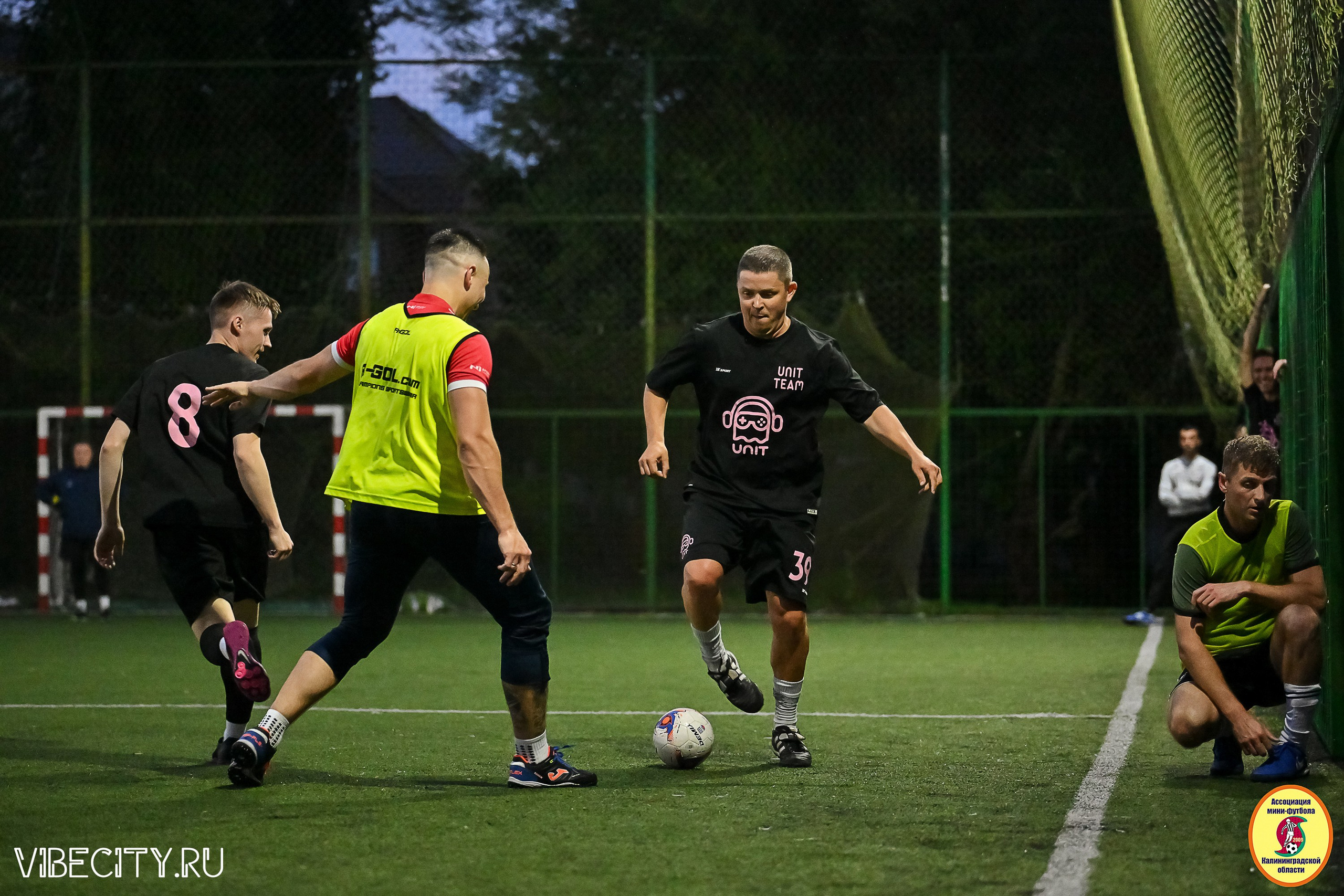 ИГРЫ МИНИ-ФУТБОЛЬНОЙ И КОРПОРАТИВНОЙ ЛИГИ. VIBECITY.RU Вайб Сити Ру Фоторепортажи Фотоотчеты Калининград