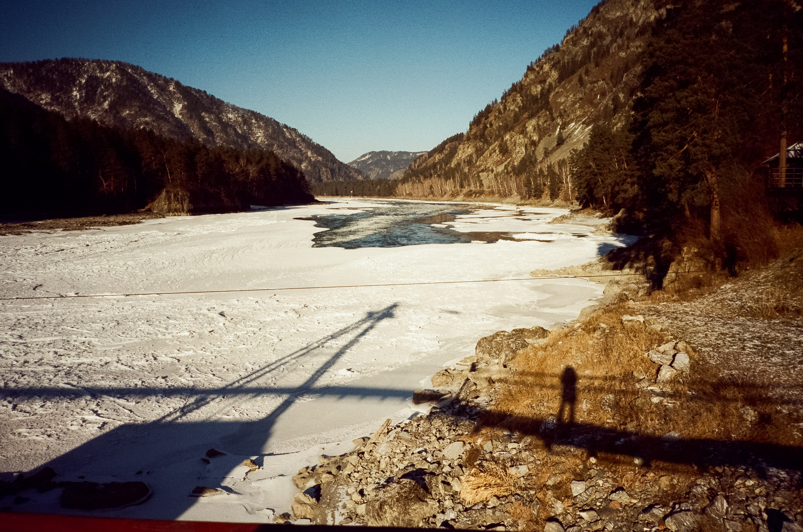 Подвесной мост Царская охота, базы Белые Скалы и Берель, Coffee Bus и. Фотограф-документалист Мария Осокина