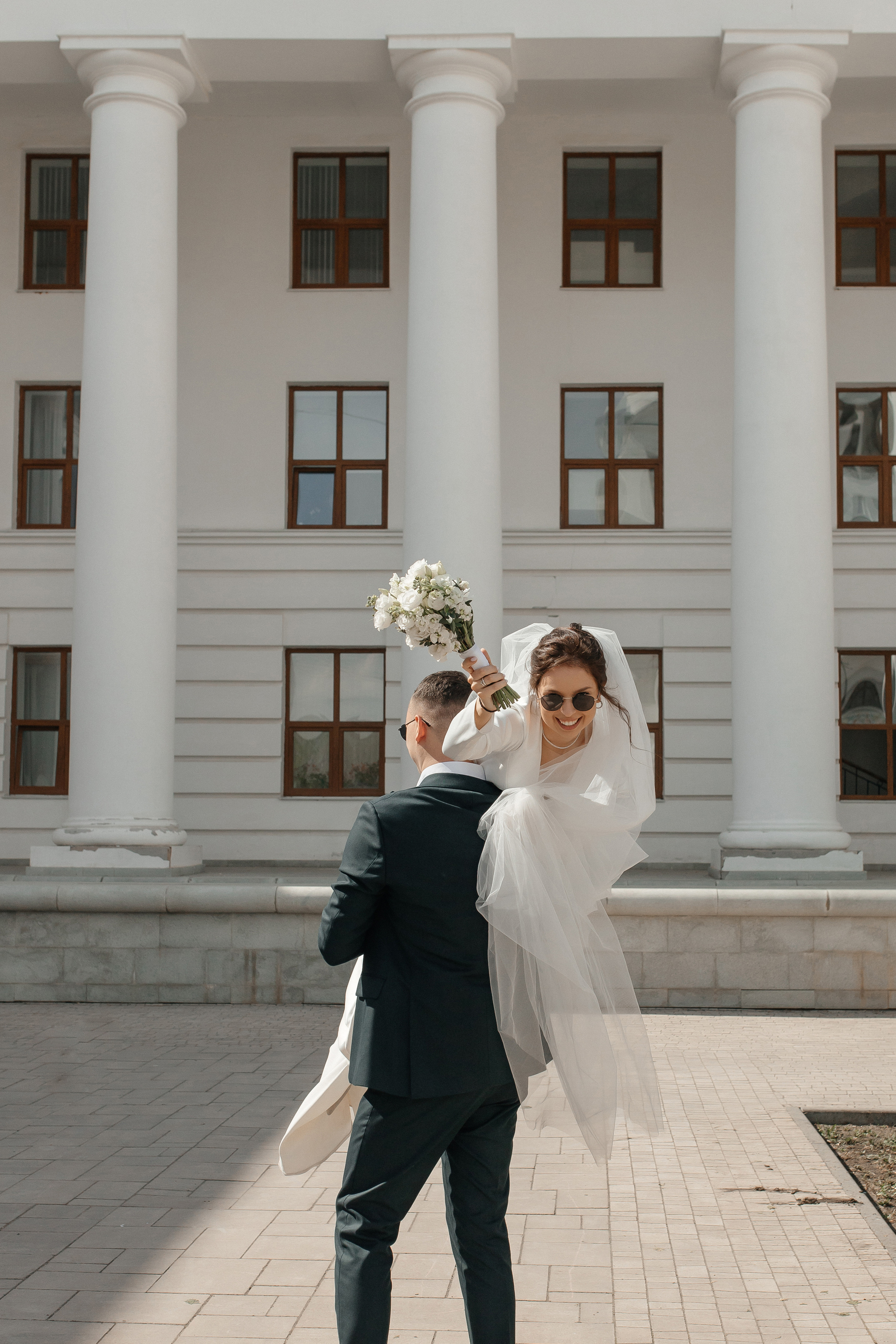 Портретные фотографии молодожёны свадебная фотосессия сборы невесты