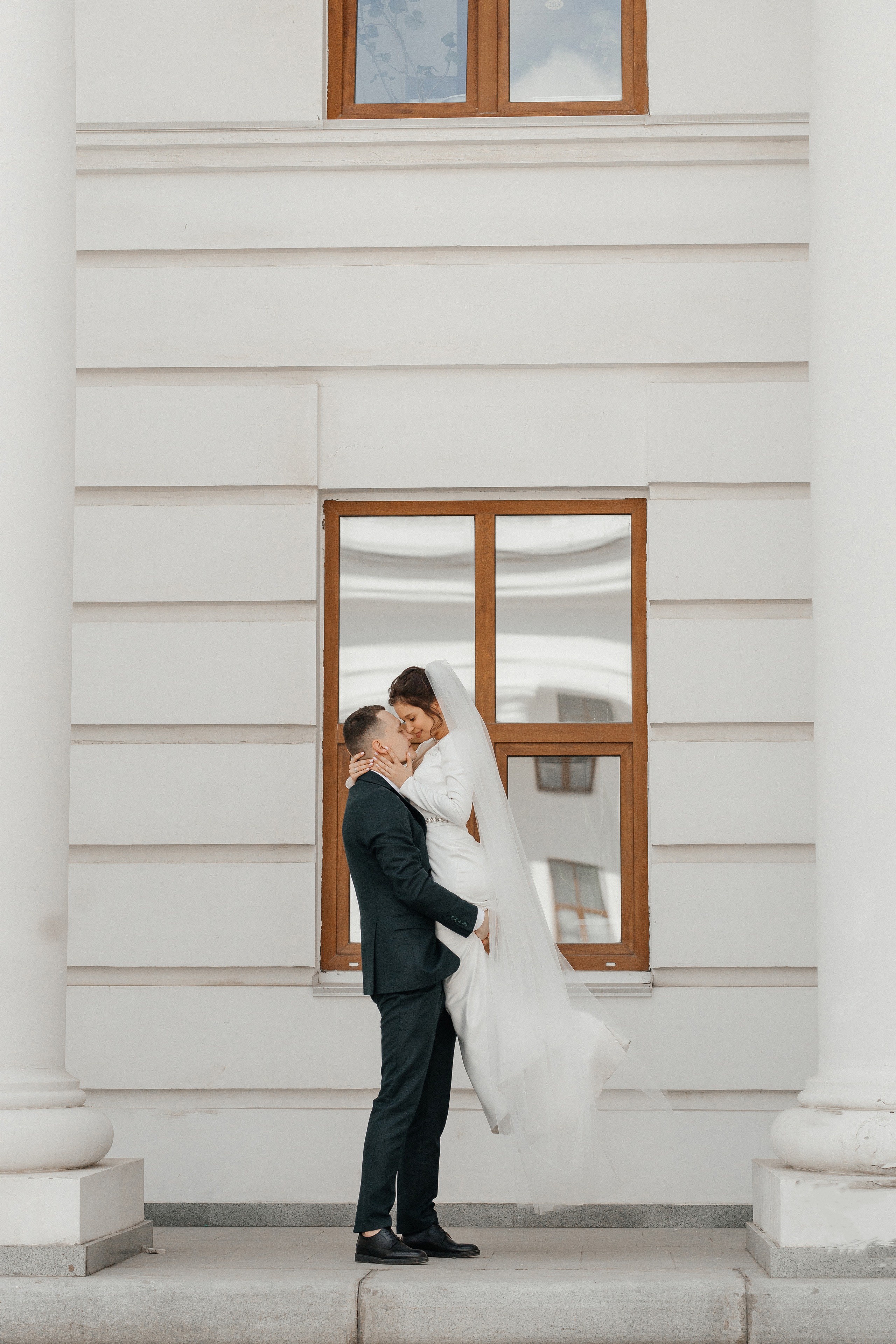 Портретные фотографии молодожёны свадебная фотосессия сборы невесты