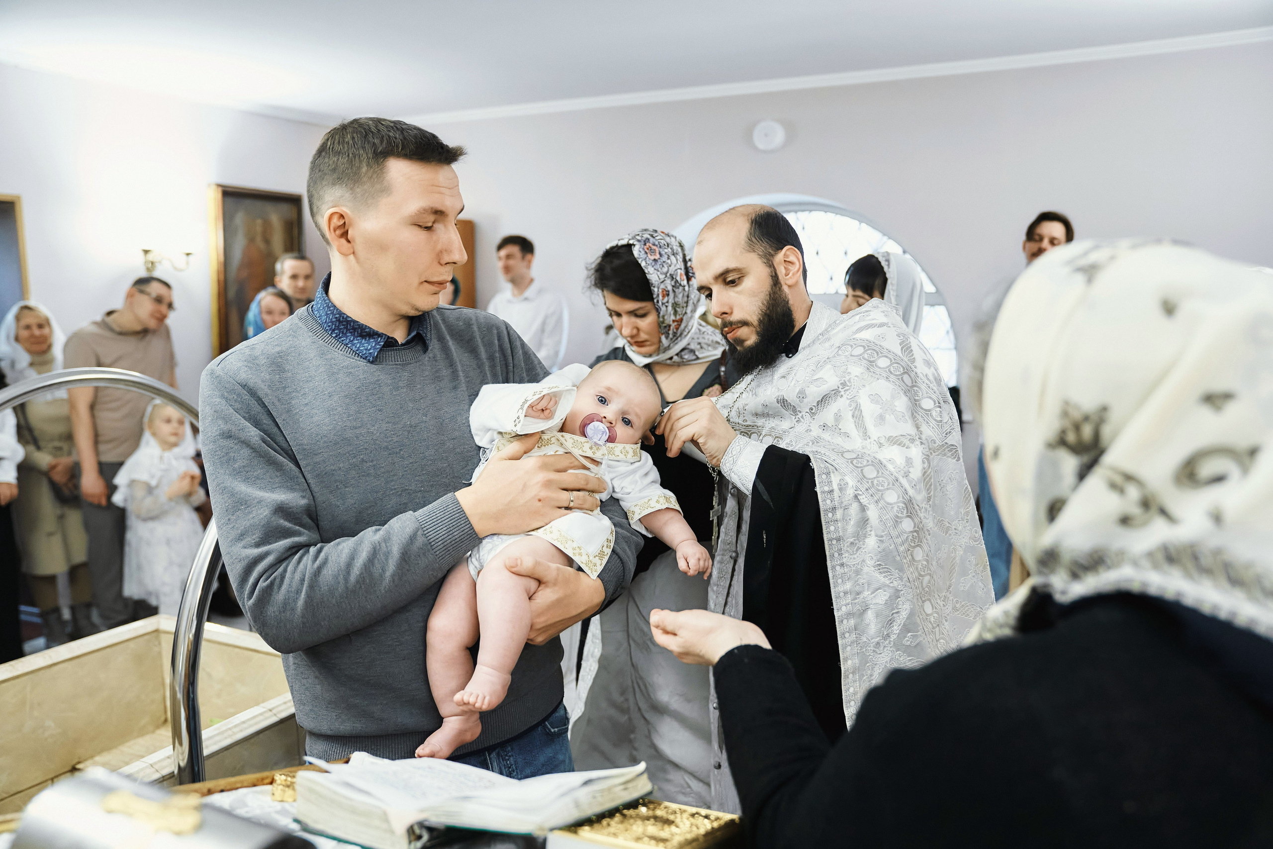 Крещение ребёнка в Церкви Илии Пророка и Воздвижения Честного Креста Господня в Черкизове