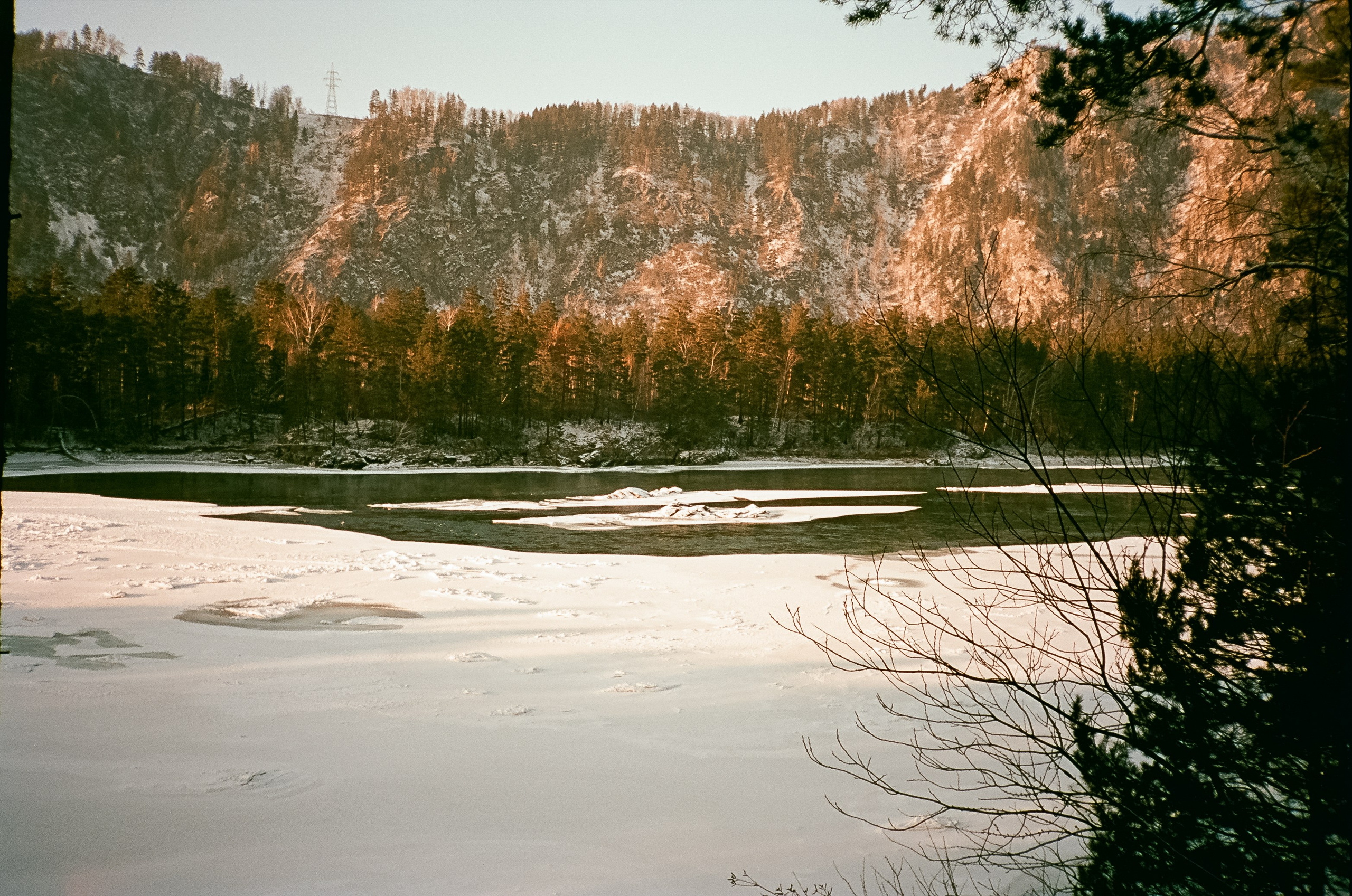 Семинский перевал / 19 декабря 2023 года (-18℃) / Kodak Aerocolor IV
