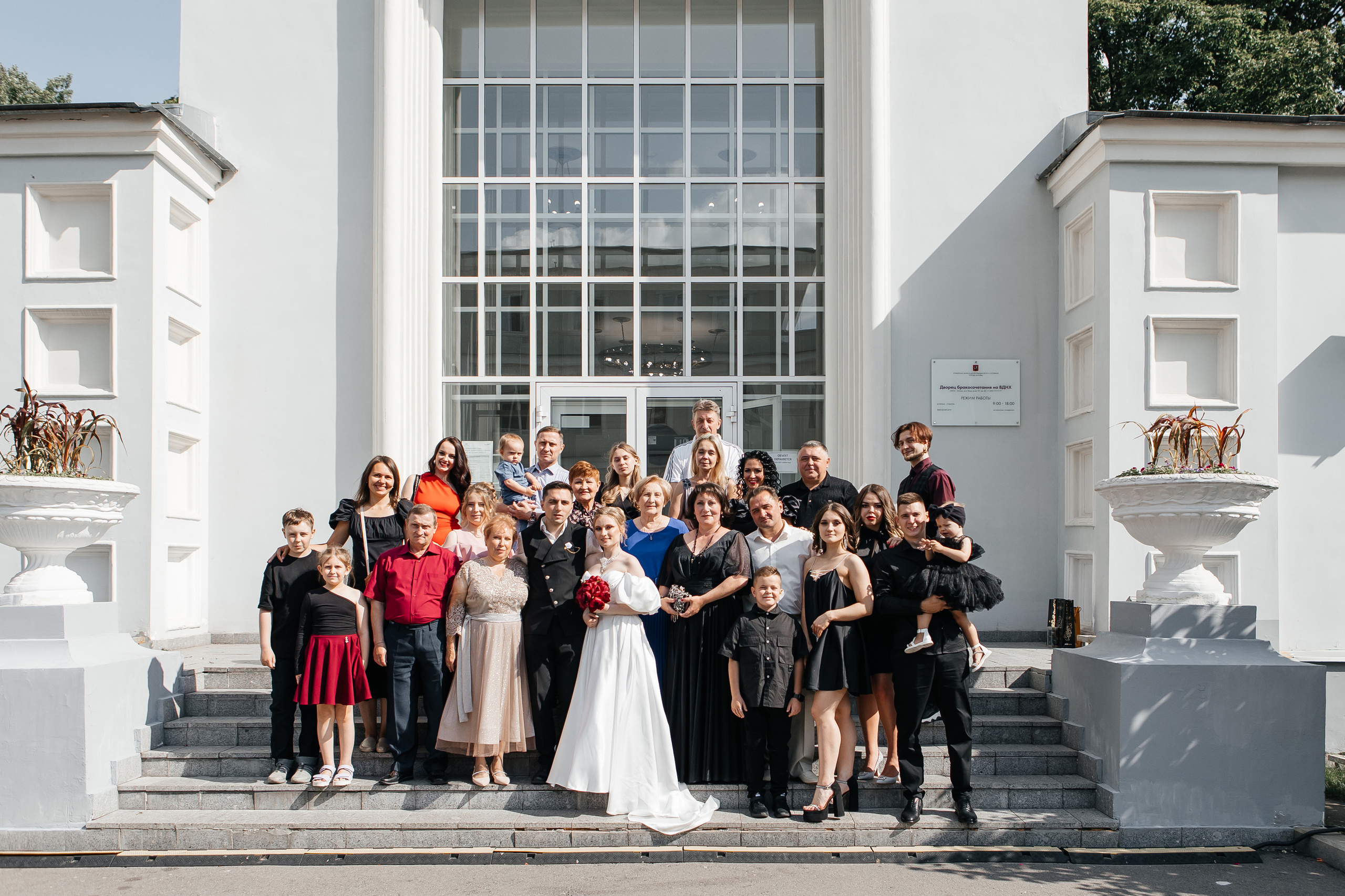 Регистрация брака во Дворце бракосочетания на ВДНХ. Свадебный фотограф в Москве Дарья Олендарёва