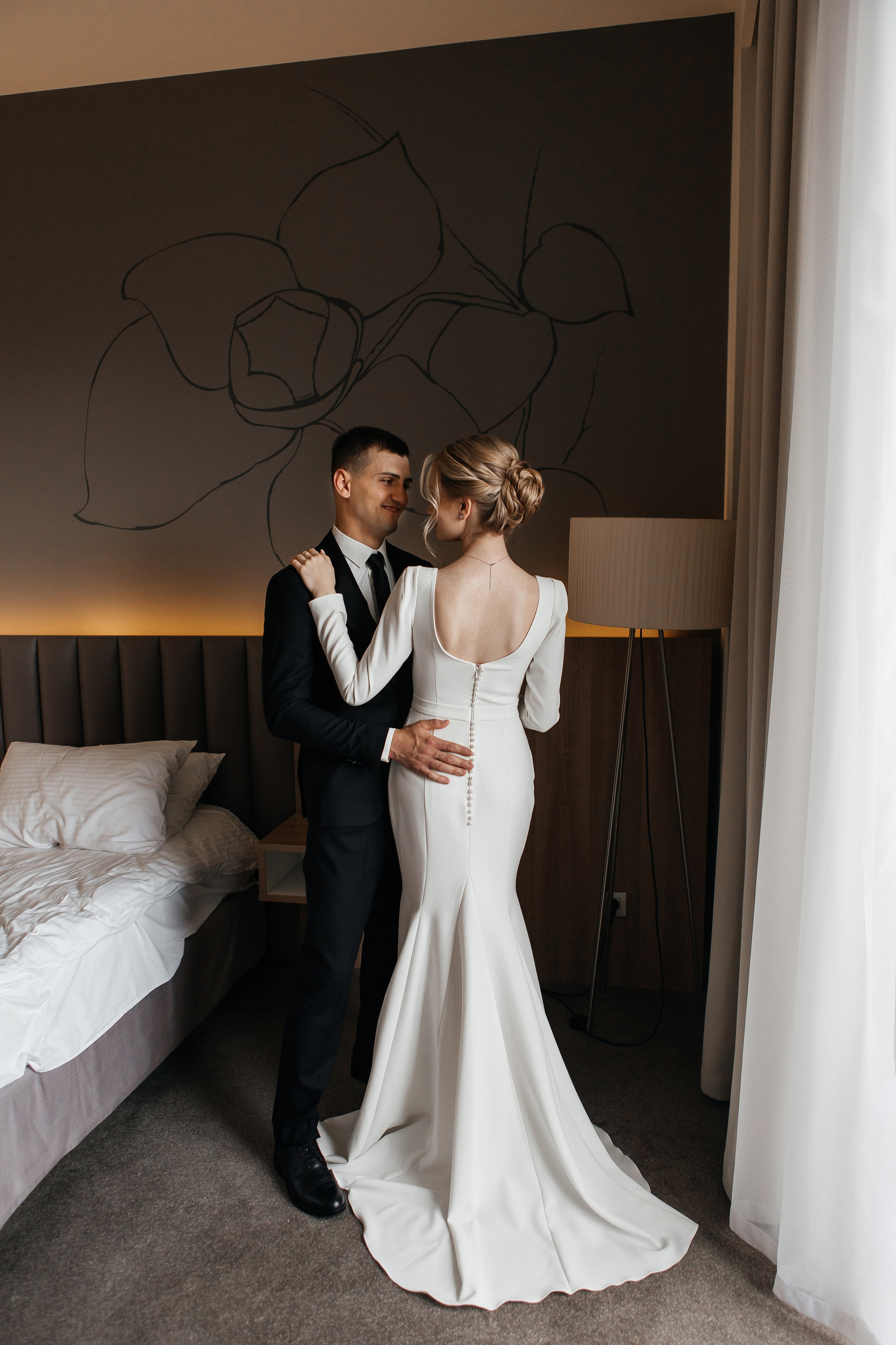 Свадебная фотосессия в отеле Holiday Inn Селигерская