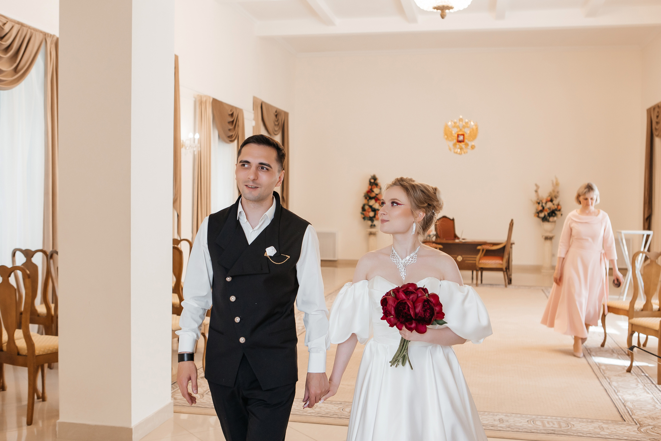 Регистрация брака во Дворце бракосочетания на ВДНХ. Свадебный фотограф в Москве Дарья Олендарёва