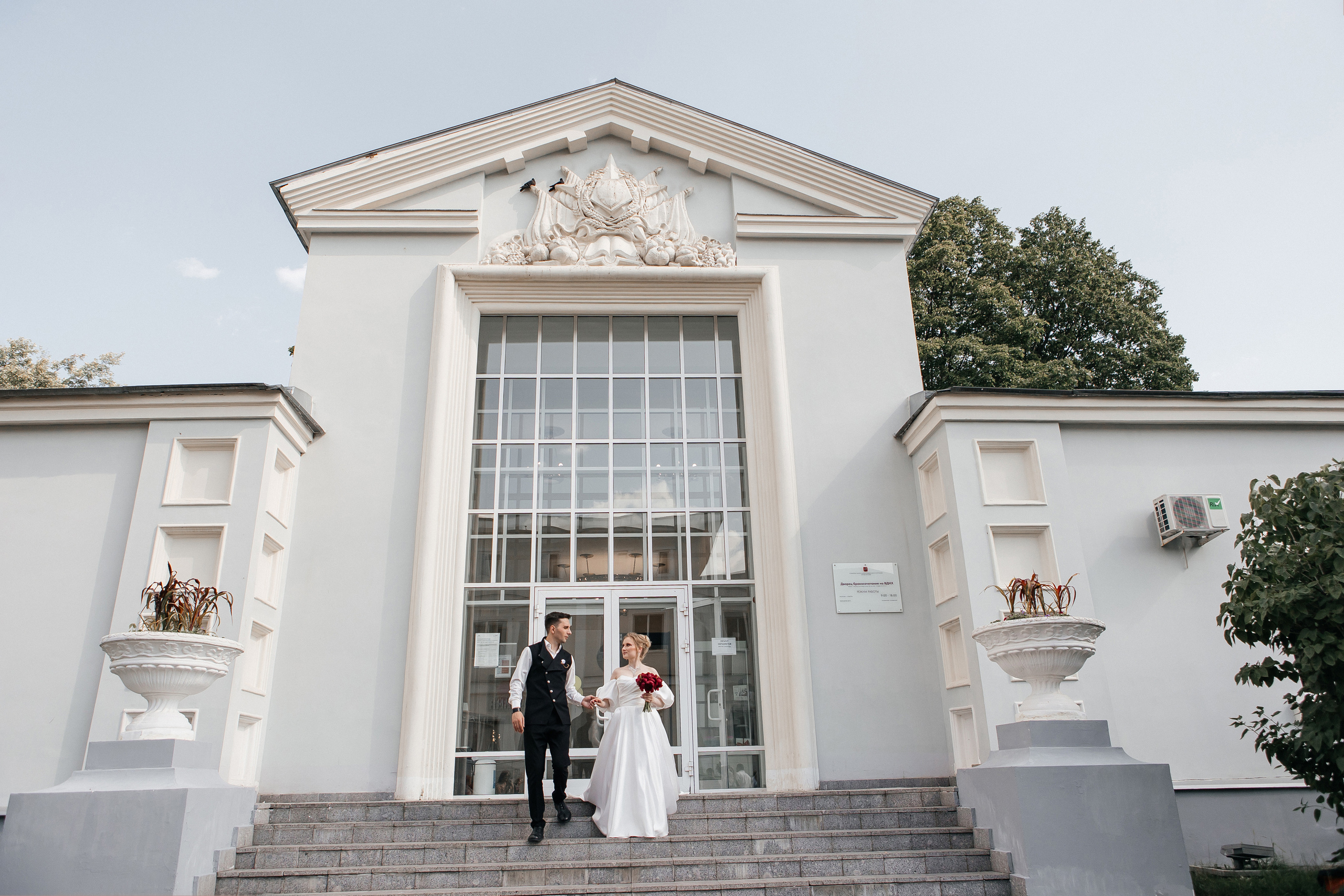 Регистрация брака во Дворце бракосочетания на ВДНХ. Свадебный фотограф в Москве Дарья Олендарёва