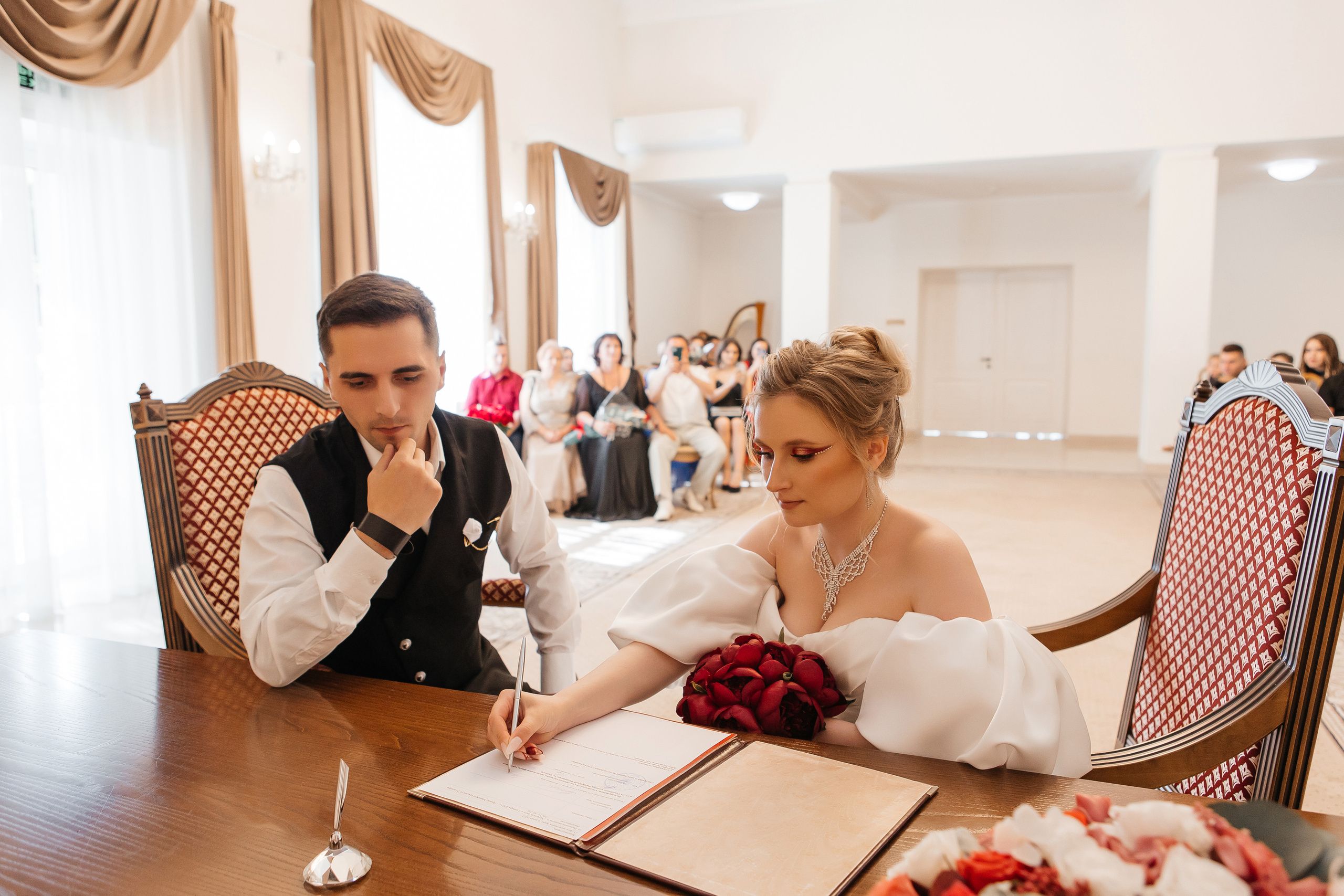 Регистрация брака во Дворце бракосочетания на ВДНХ. Свадебный фотограф в Москве Дарья Олендарёва