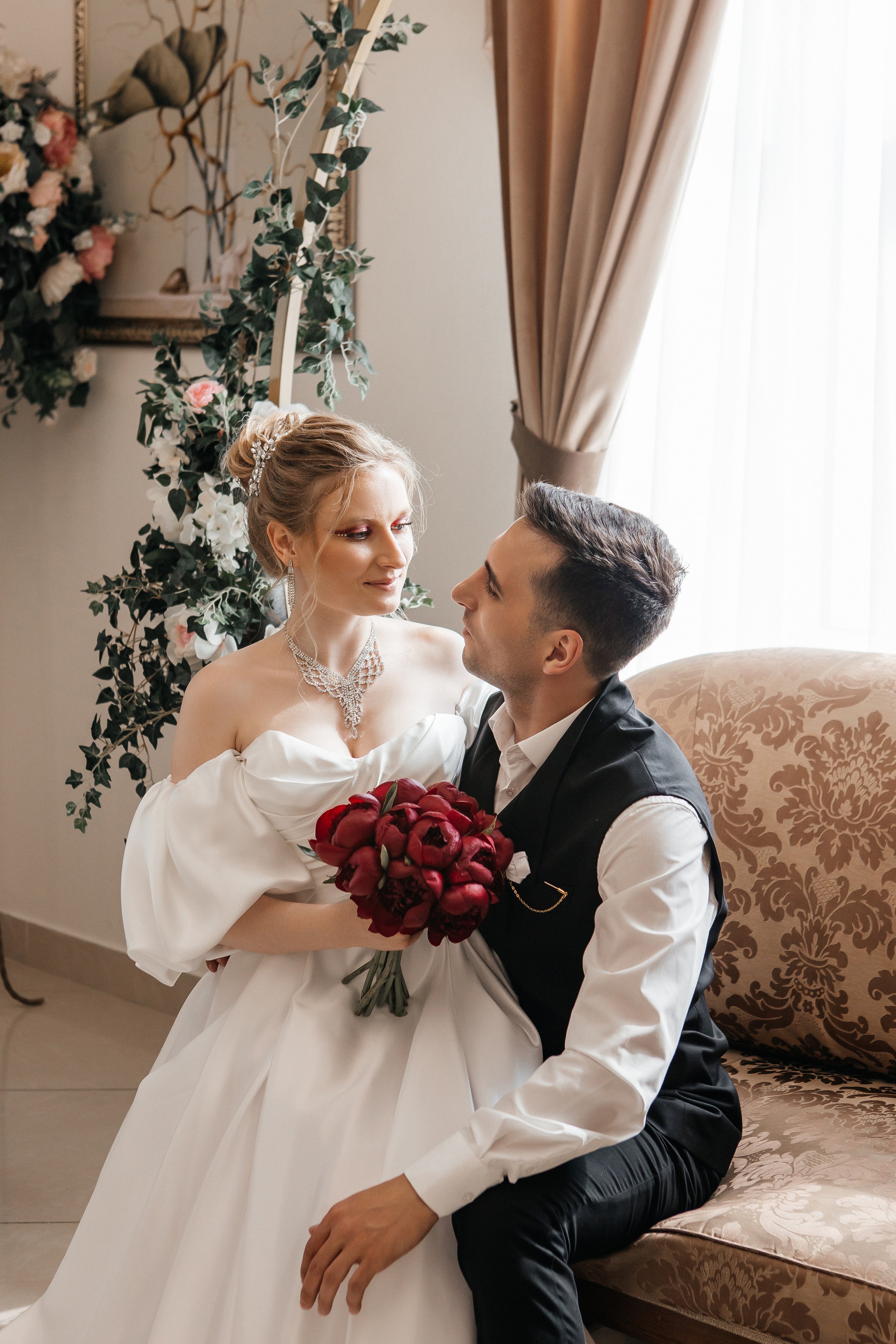 Регистрация брака во Дворце бракосочетания на ВДНХ. Свадебный фотограф в Москве Дарья Олендарёва