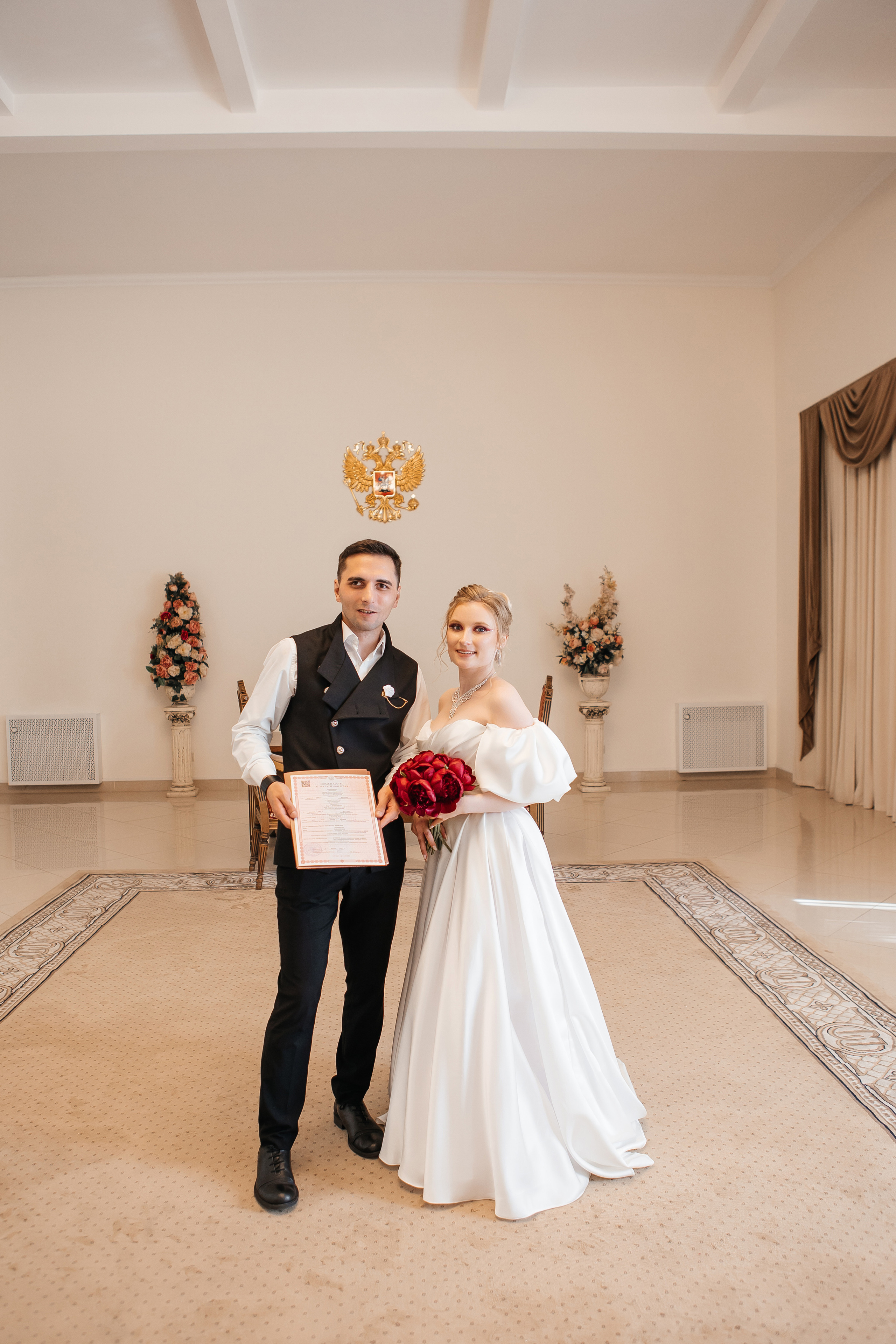 Регистрация брака во Дворце бракосочетания на ВДНХ. Свадебный фотограф в Москве Дарья Олендарёва