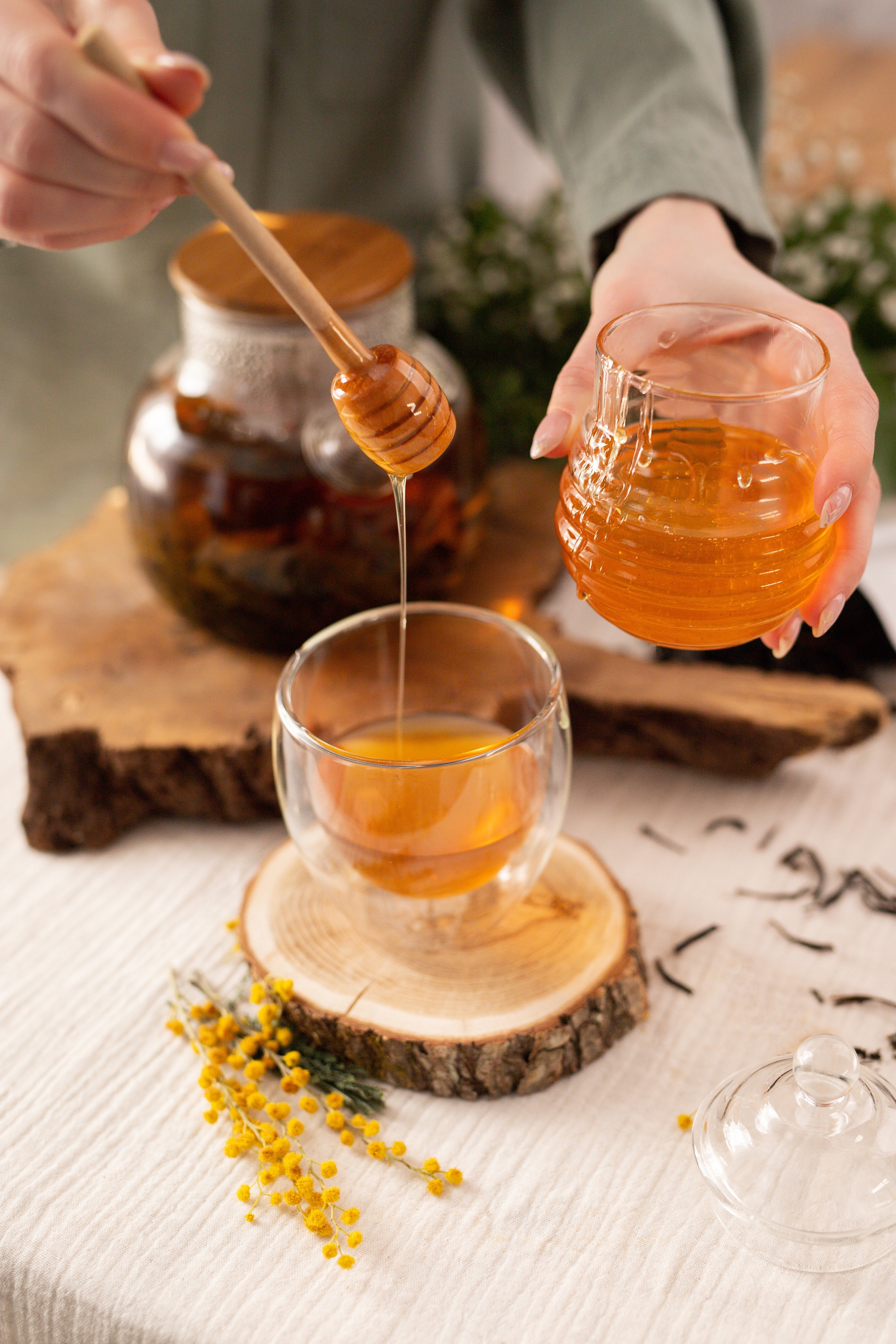 съемка чая и трав для магазина в Астрахани. контент съемка. чай и травы. съемка еды. чашка чая и заварка. мед. чай с медом.