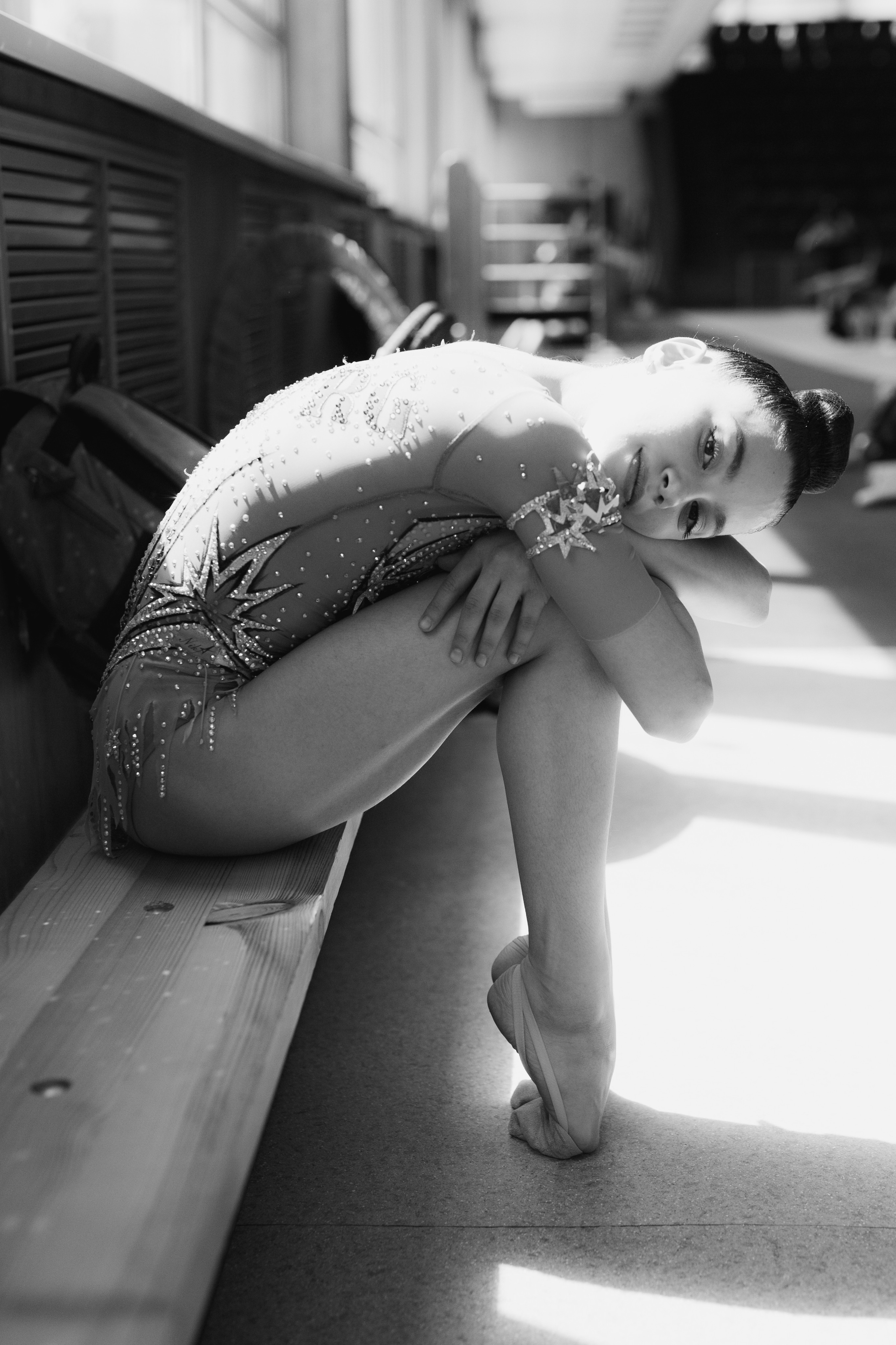 Фотосессия юной гимнастки Леры, Спортивная школа им. Л. А. Тихомировой по художественной гимнастике в Астрахани. Портрет гимнастки. Гимнастика. Гимнастические костюмы. ЧБ