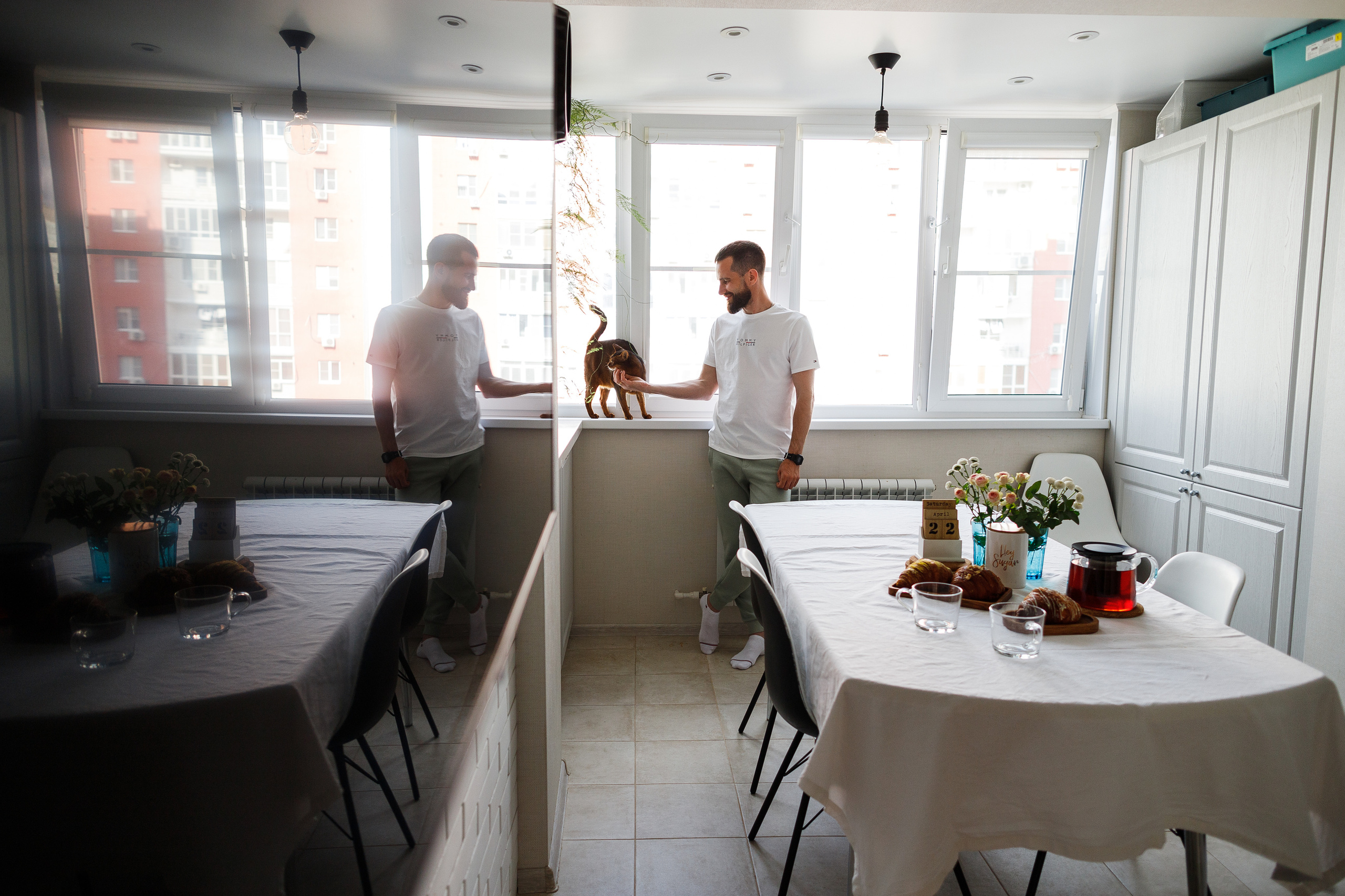 Семейная съемка дома в Астрахани, муж, беременная жена, ребенок.