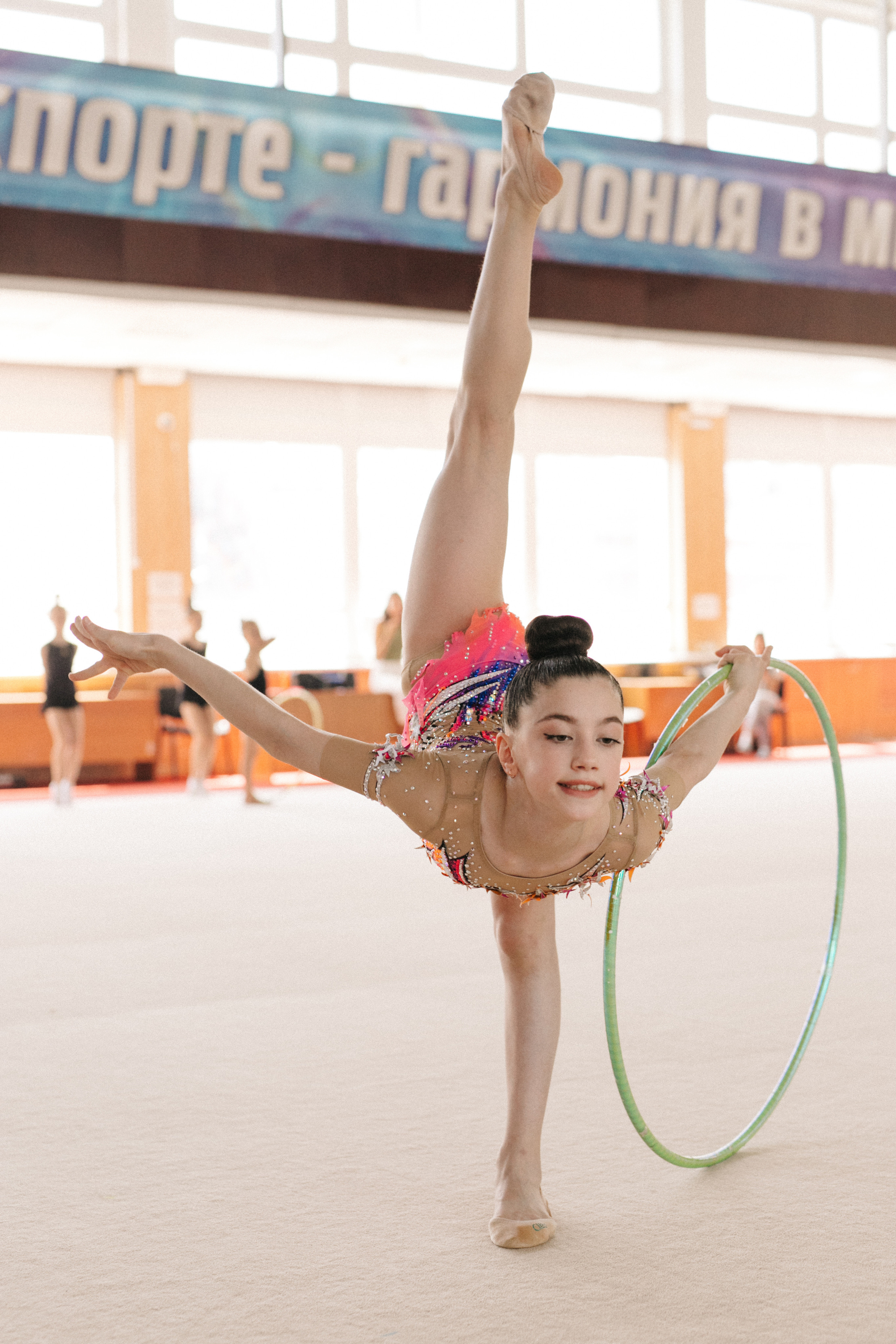 Фотосессия юной гимнастки Леры, Спортивная школа им. Л. А. Тихомировой по художественной гимнастике в Астрахани. Портрет гимнастки. Гимнастика. Гимнастические костюмы. Обруч.
