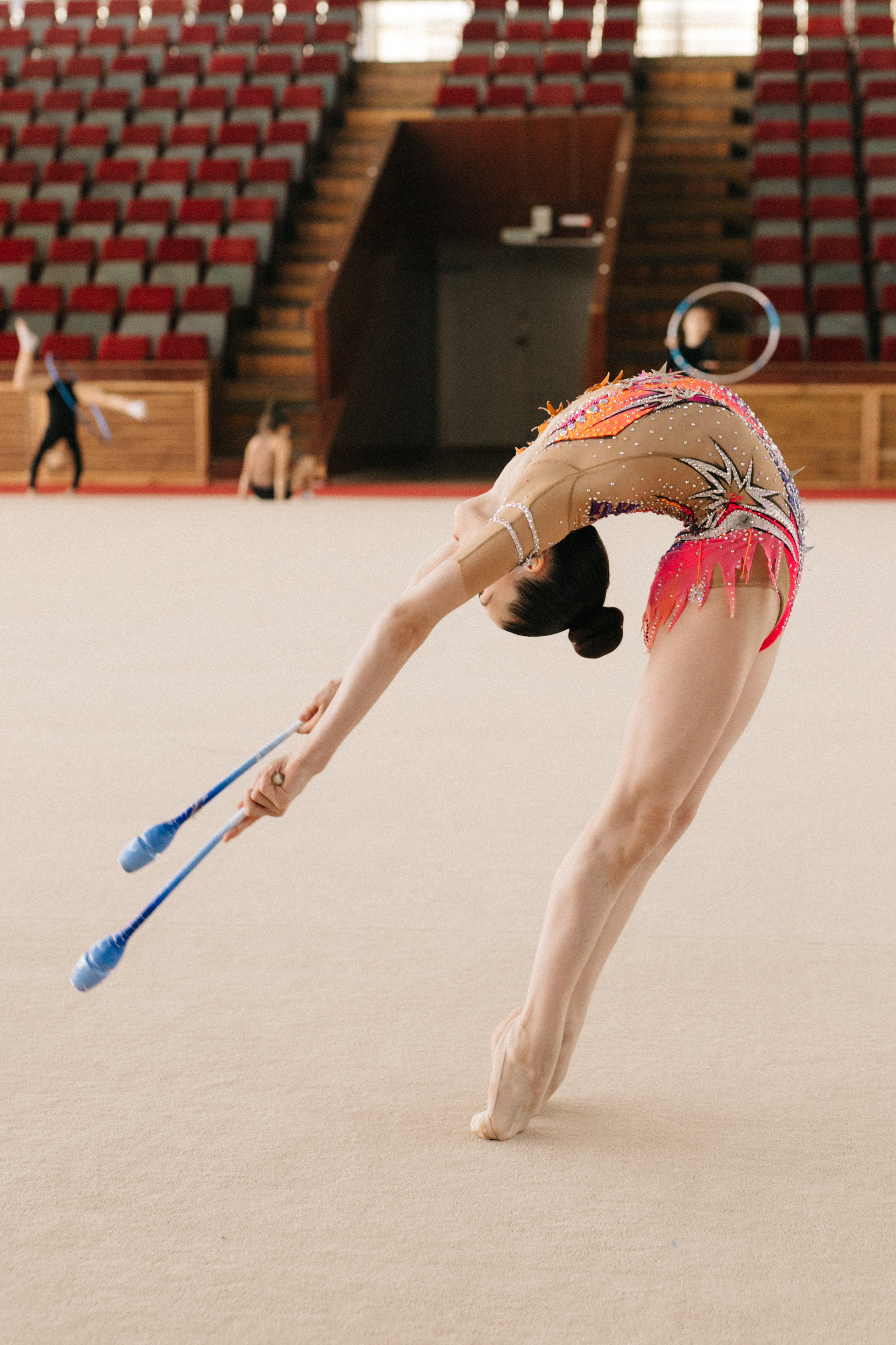 Фотосессия юной гимнастки Леры, Спортивная школа им. Л. А. Тихомировой по художественной гимнастике в Астрахани. Портрет гимнастки. Гимнастика. Гимнастические костюмы.
