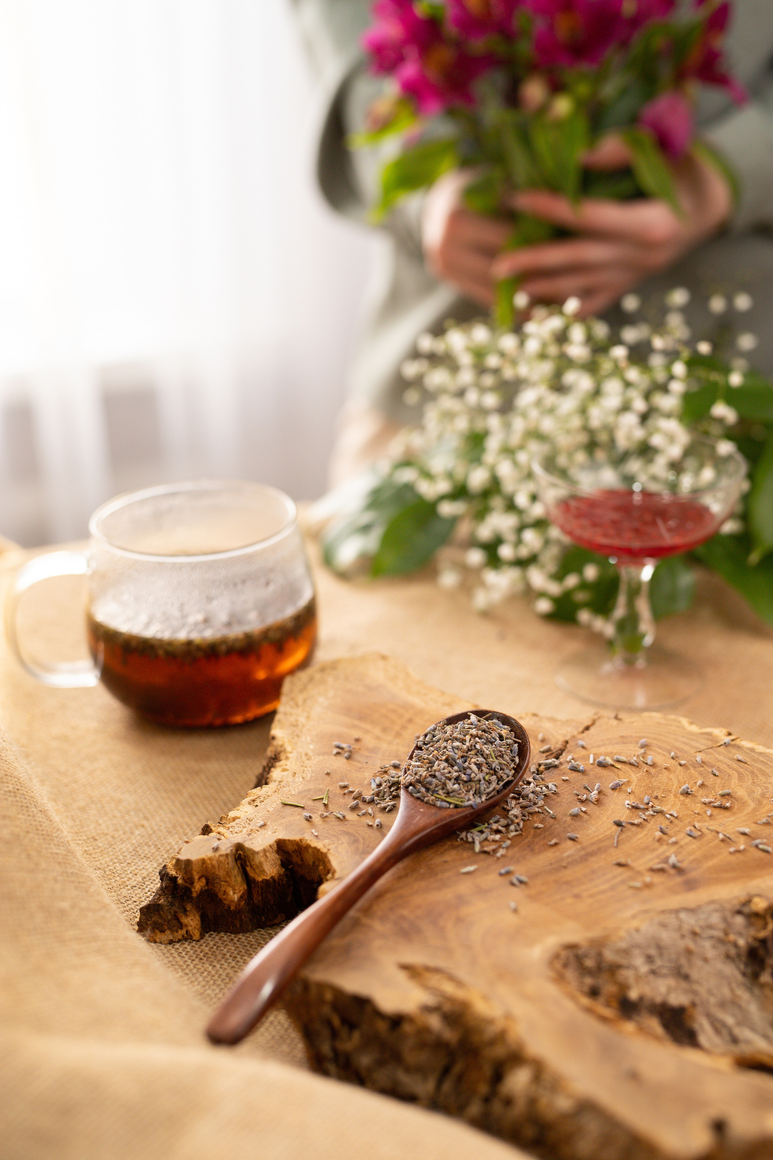 съемка чая и трав для магазина в Астрахани. контент съемка. чай и травы. съемка еды. заварка на ложке.