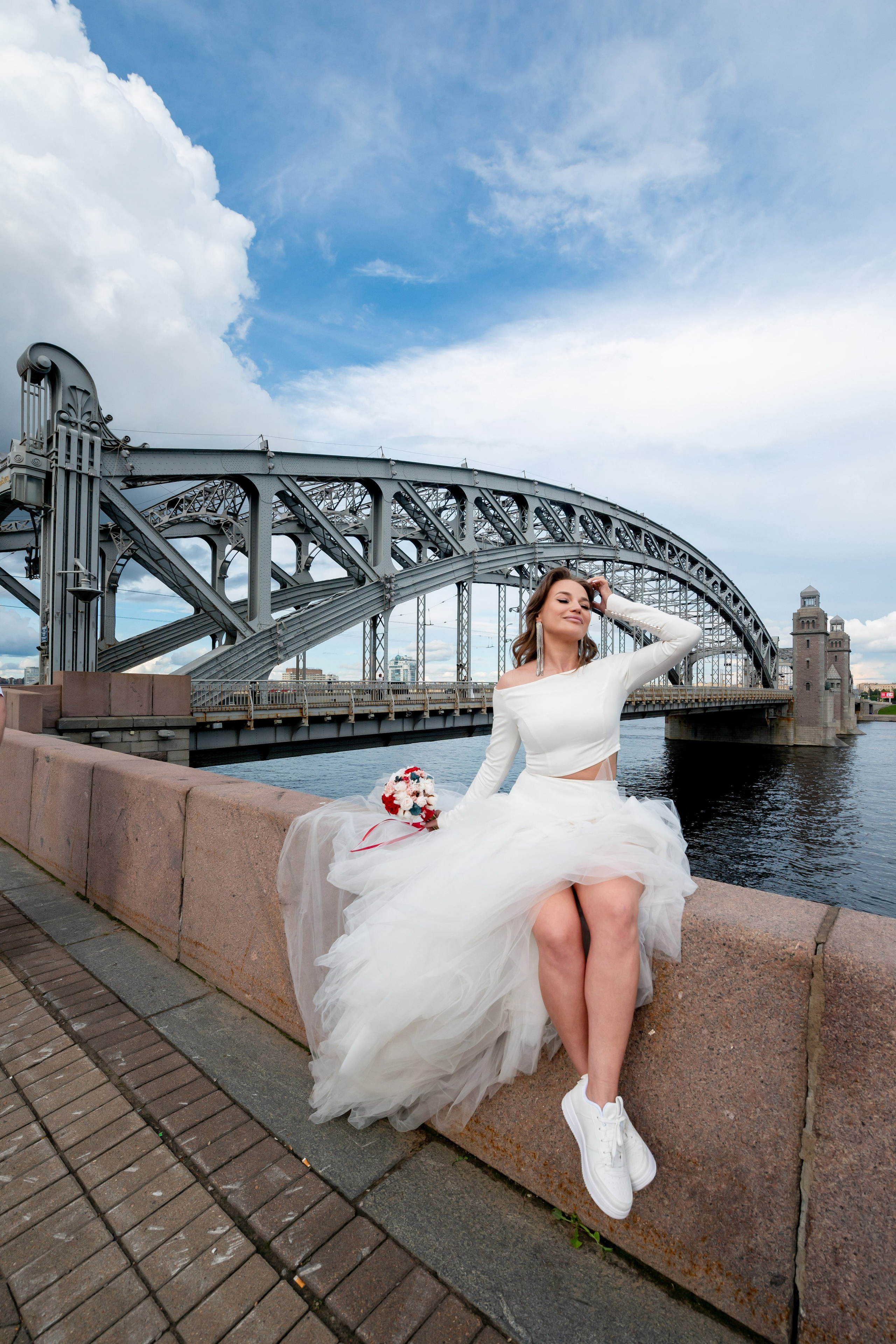 Экстравагантная свадебная фотосессия Светланы и Славы по нетрадиционным и оригинальным местам для свадебной прогулки в Санкт-Петербурге. Портретный, семейный и свадебный фотограф в Санкт-Петербурге и в Пушкине Ширяев Денис