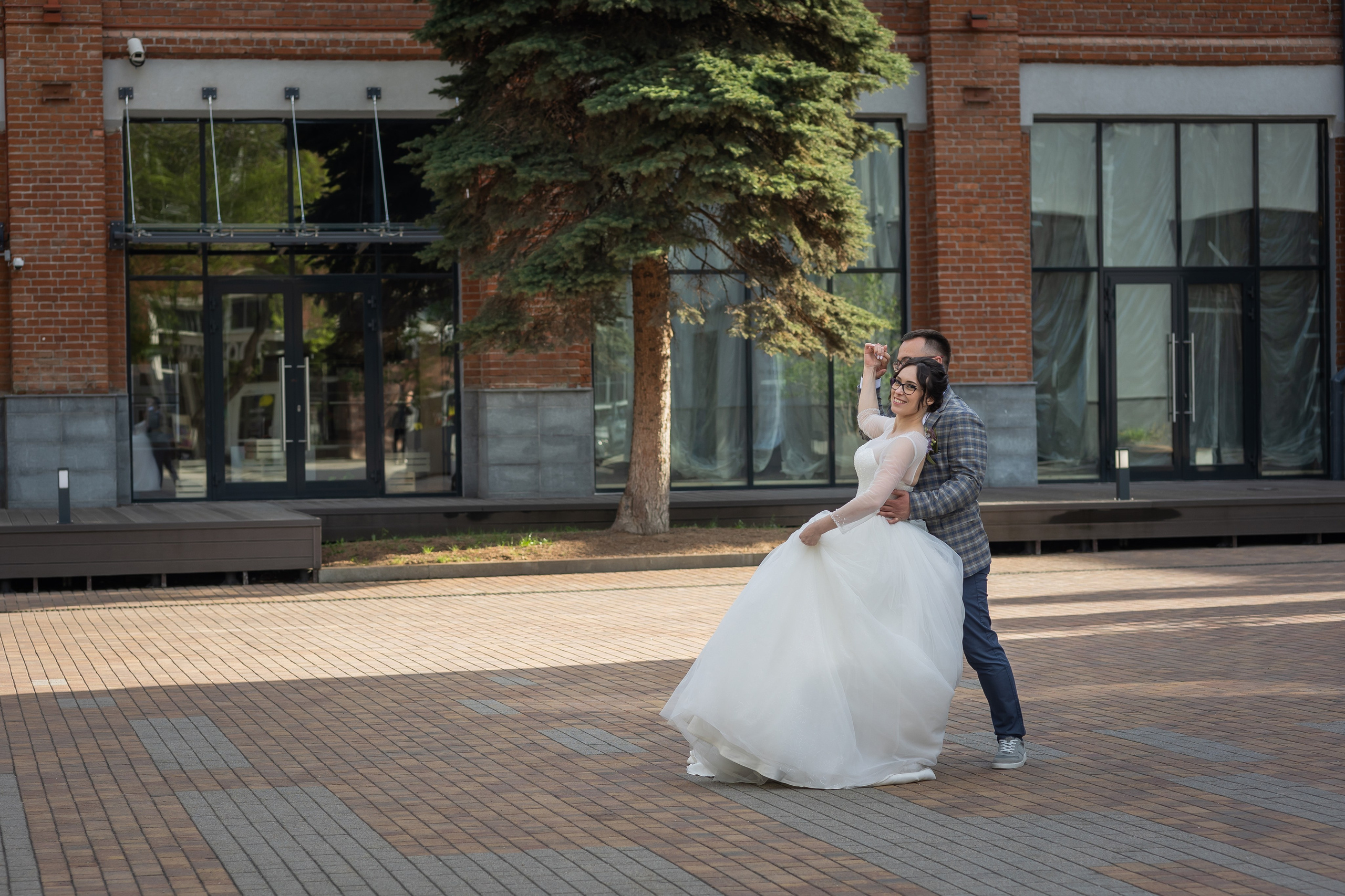 Миша и Маша. Весенняя свадьба 18.04.2023. Семейный фотограф в Москве Наталья Чуб, заказать Фотокнигу