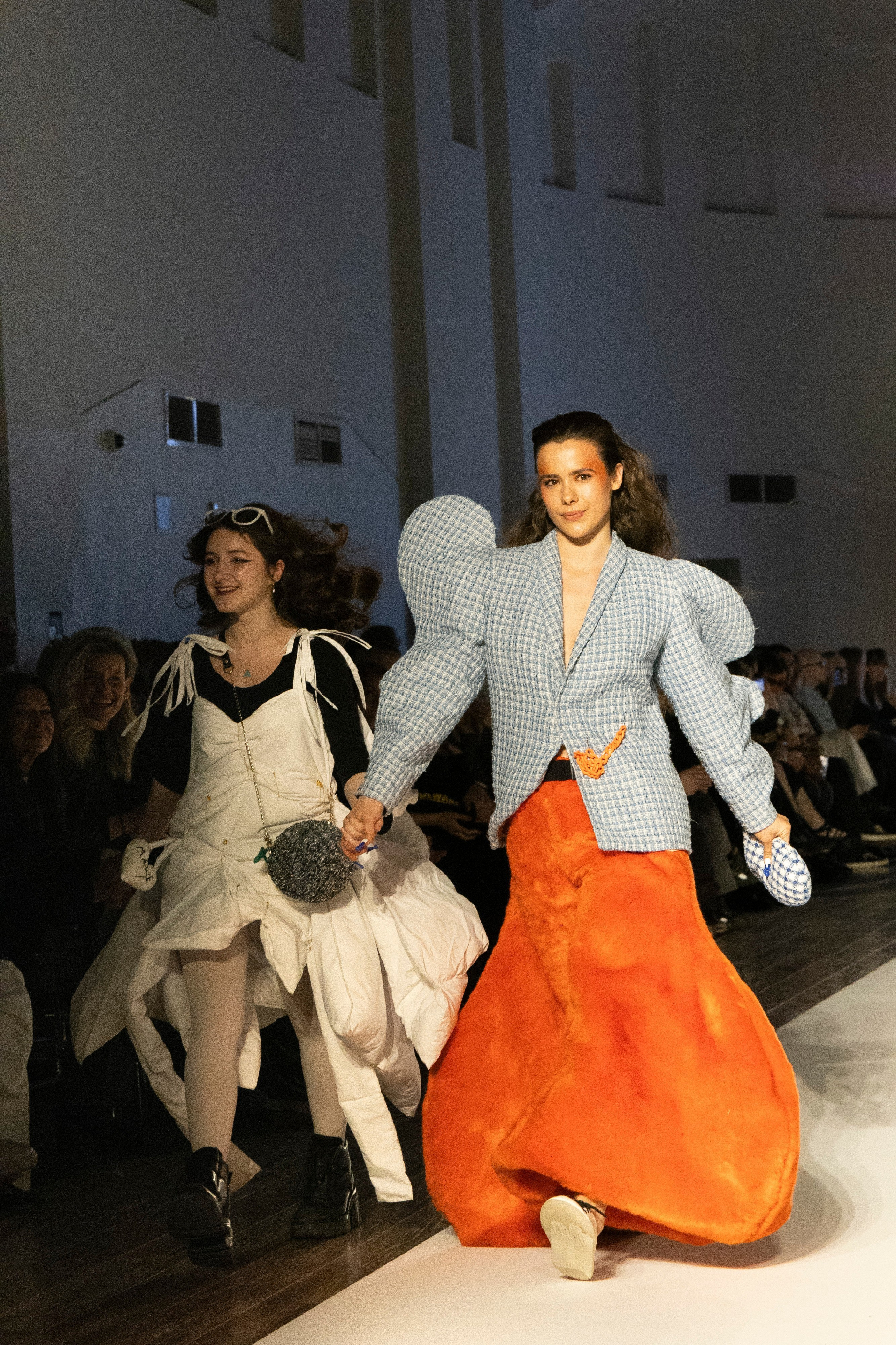 ДЛТ Собака.ru показ победителей конкурса «Новые имена в моде 2025». FOTOFAQ SKOOL г. Санкт-Петербург: очные, дистанционные и онлайн курсы фотографии