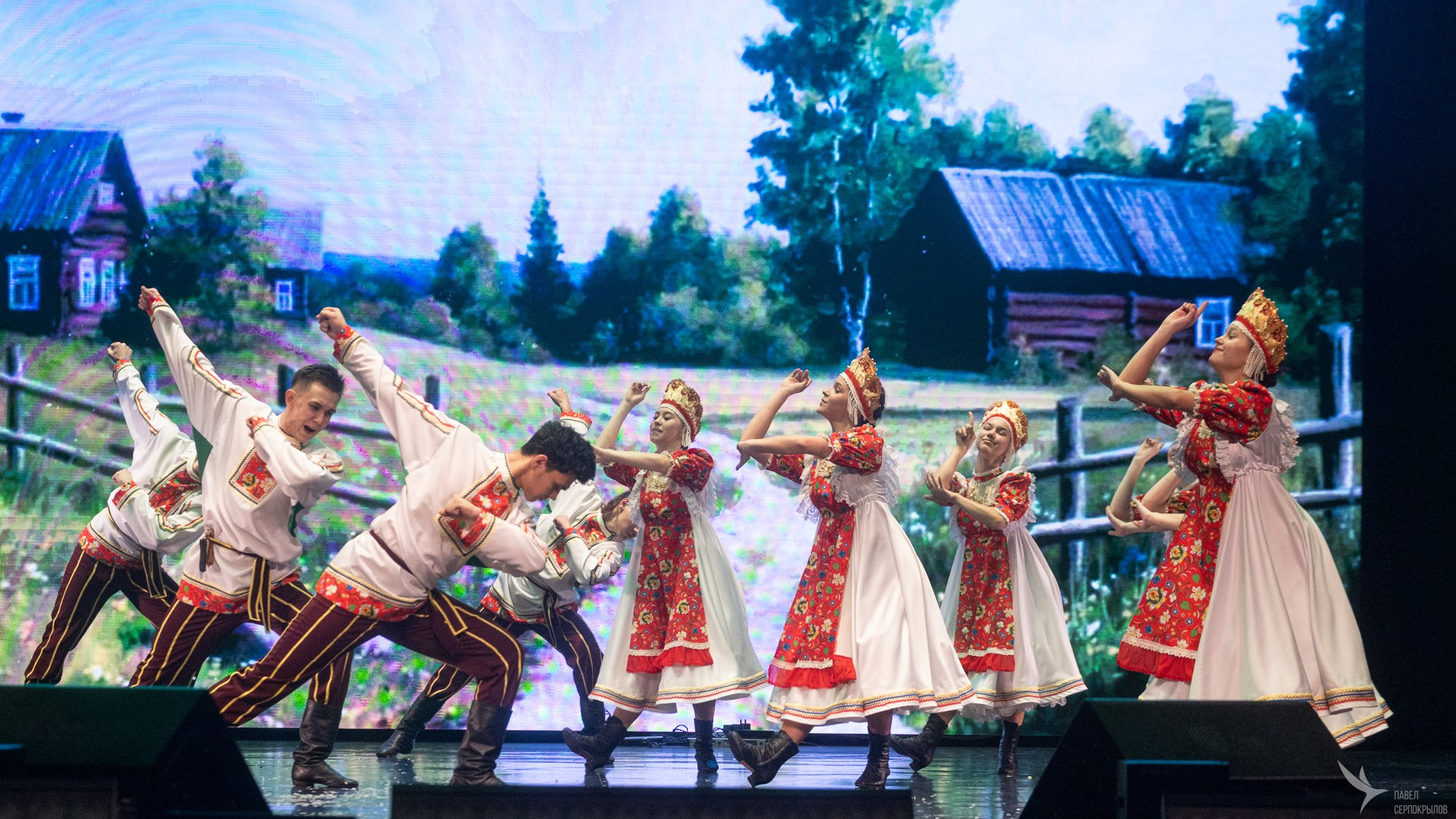 Юбилейный концерт студии эстрадного танца «Изумрудный город». Репортажный фотограф в Казани Павел Серпокрылов