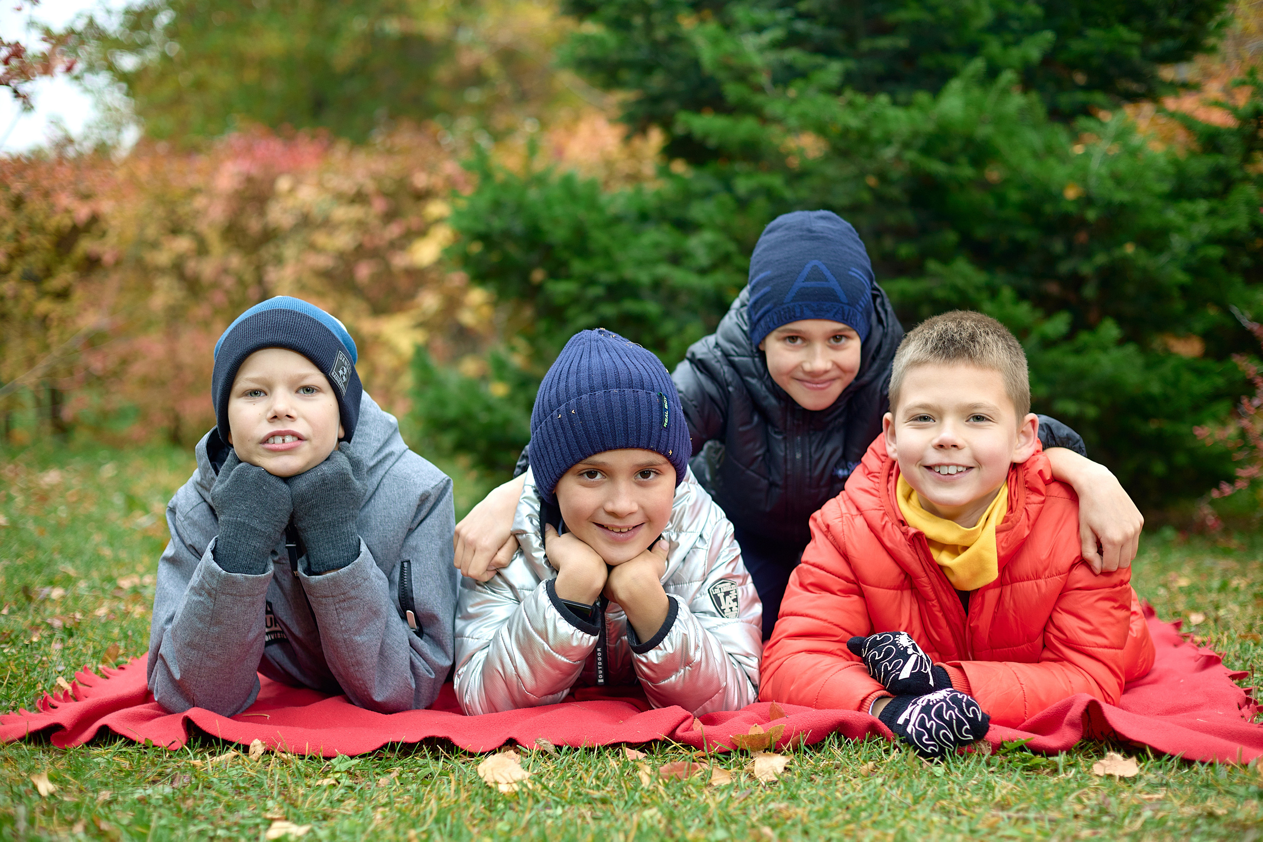 Школьная фотосессия на природе золотая осень. Выпускной альбом Новосибирск