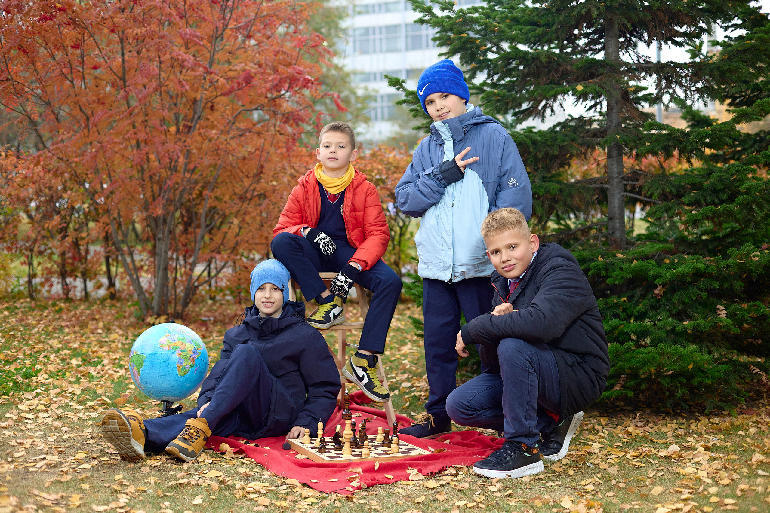 Школьная фотосессия на природе золотая осень. Выпускной альбом Новосибирск