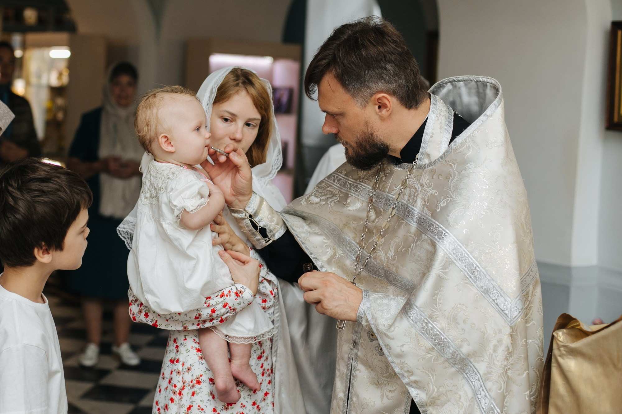 Крещение ребенка Церковь Трёх Святителей СПб. Фотограф крещение венчание в Петербурге! Помогает подобрать храм и посоветовал душевного батюшку в СПб