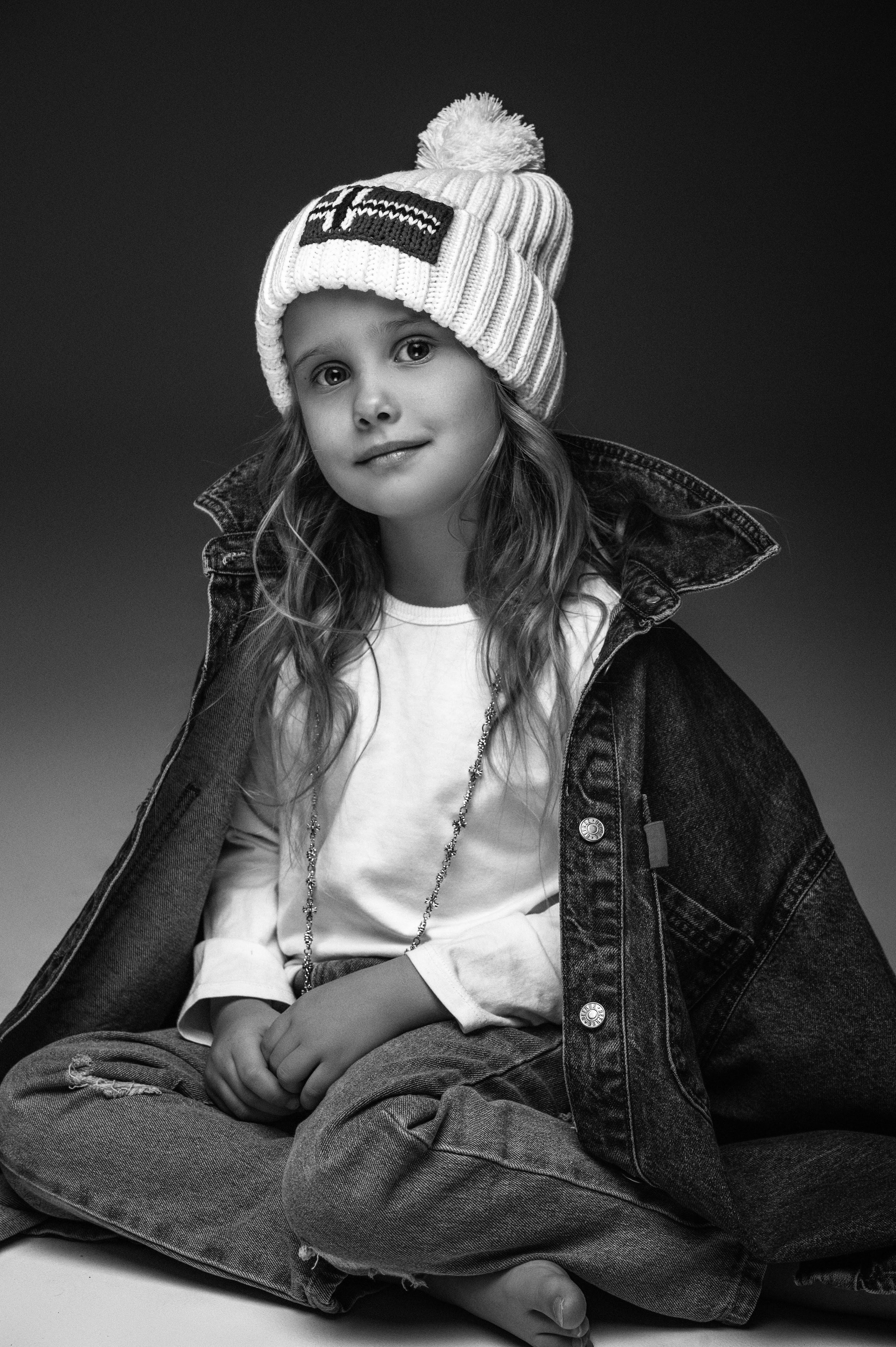 Семейная съемка. Профессиональный фотограф беременности в СПБ. Стильные фотосессии беременности в стиле минимализм и классическая фотография