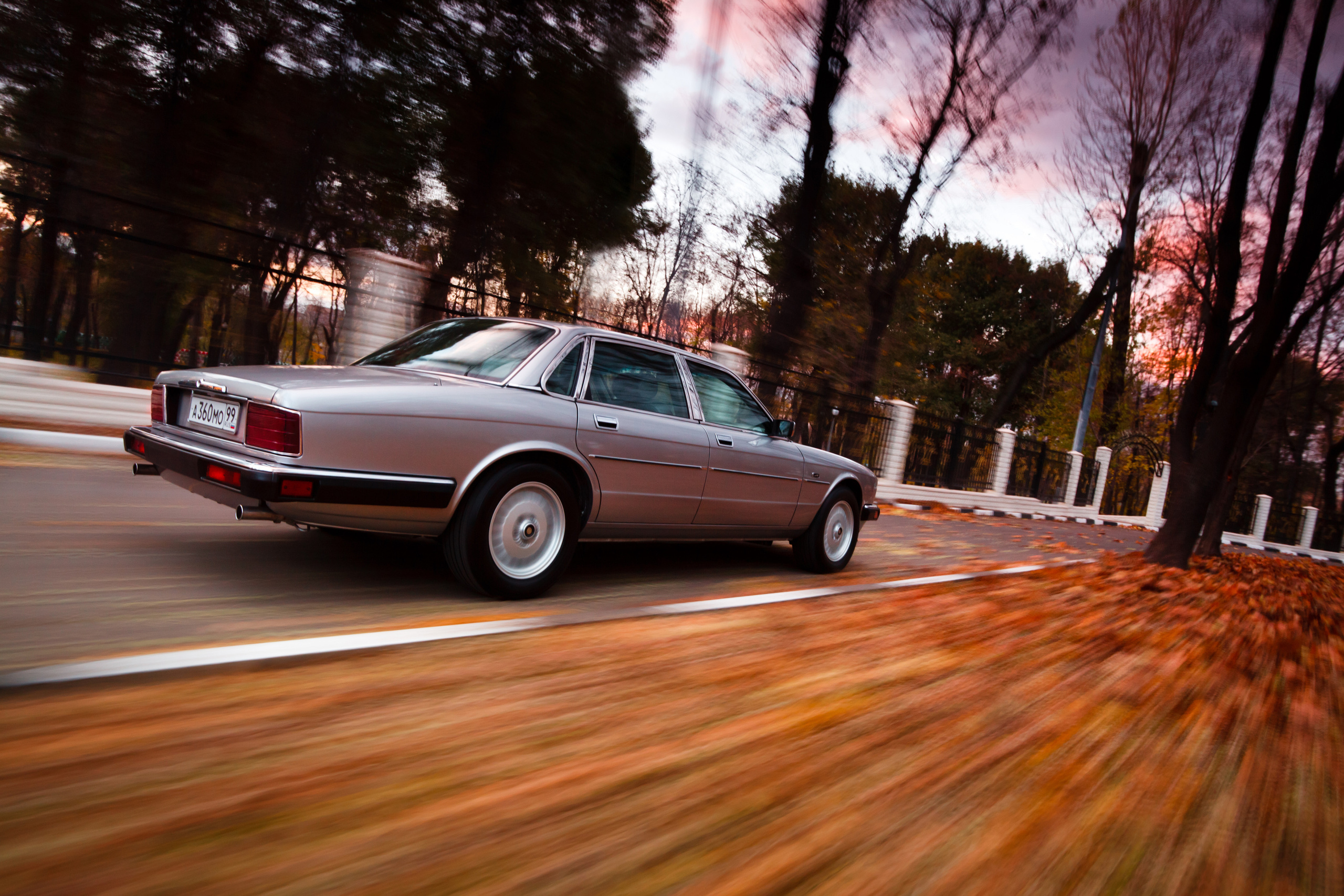 Jaguar XJ фото после реставрации в Britgarage. Фотограф Сергей Лукьянов @xapeton_photo Москва