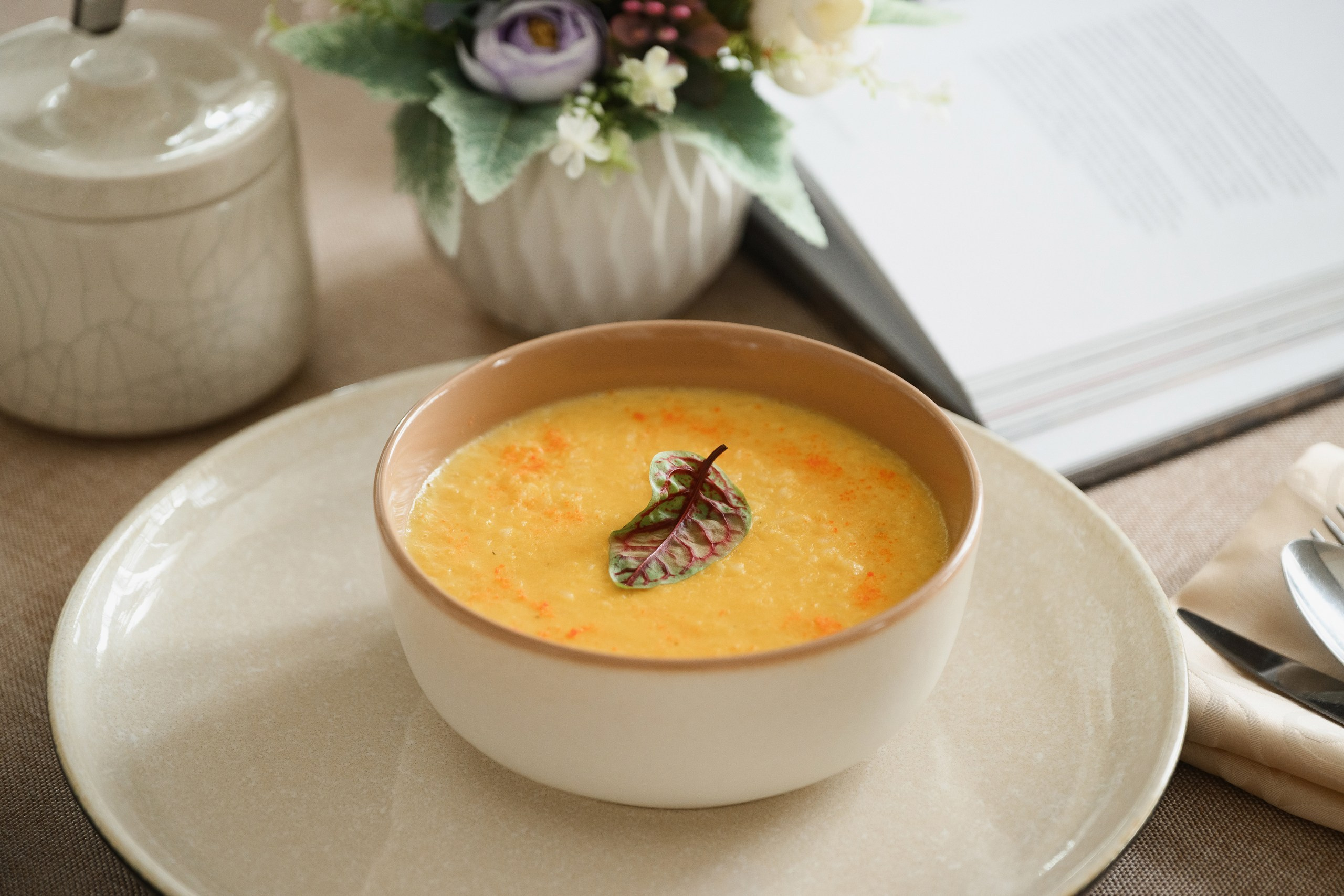 Фотосъемка еды в кафе в Петропавловске-Камчатском. Фуд-фотосессия в уютном заведении Петропавловска-Камчатского. Фотосъемка блюд в студии или интерьере кафе в Петропавловске-Камчатском. Красивая фуд-фотография с эстетичной подачей в Петропавловске-Камчатском. Фуд-фотосессия стоимость услуг в Петропавловске-Камчатском.