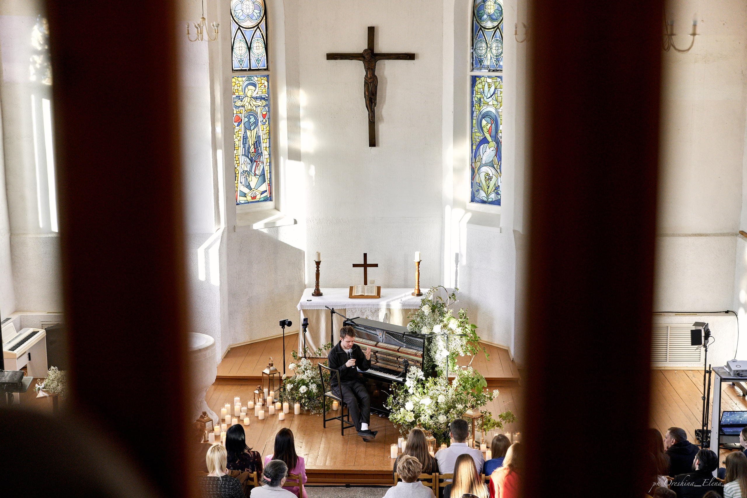 Концерт Дениса Стельмаха. Ульяновск, Евангелическо-Лютеранская церковь Св.Марии. Свадебный и семейный фотограф в Ульяновске Орешина Елена
