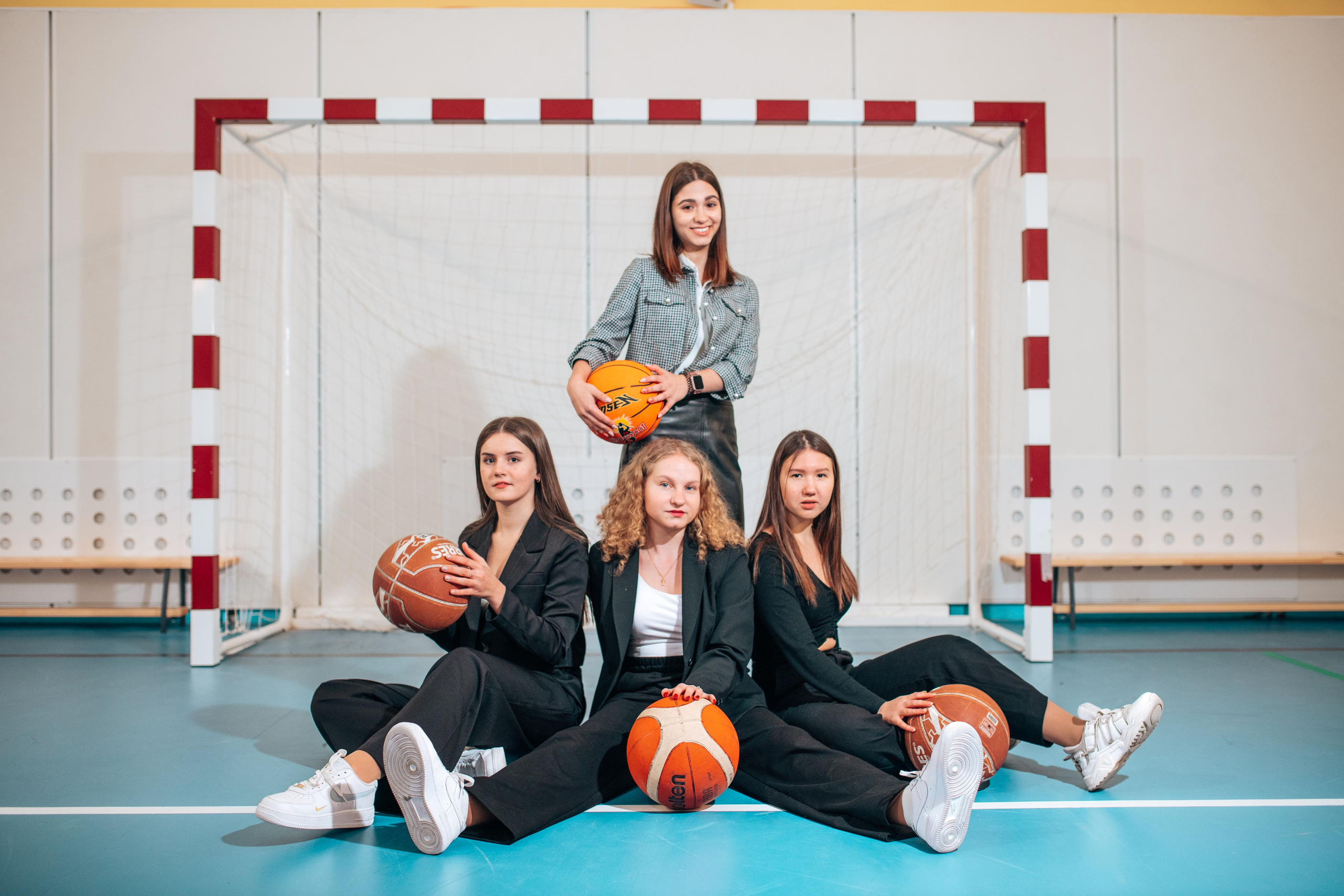 Выпускные альбомы. Фотограф Алла Елисеева