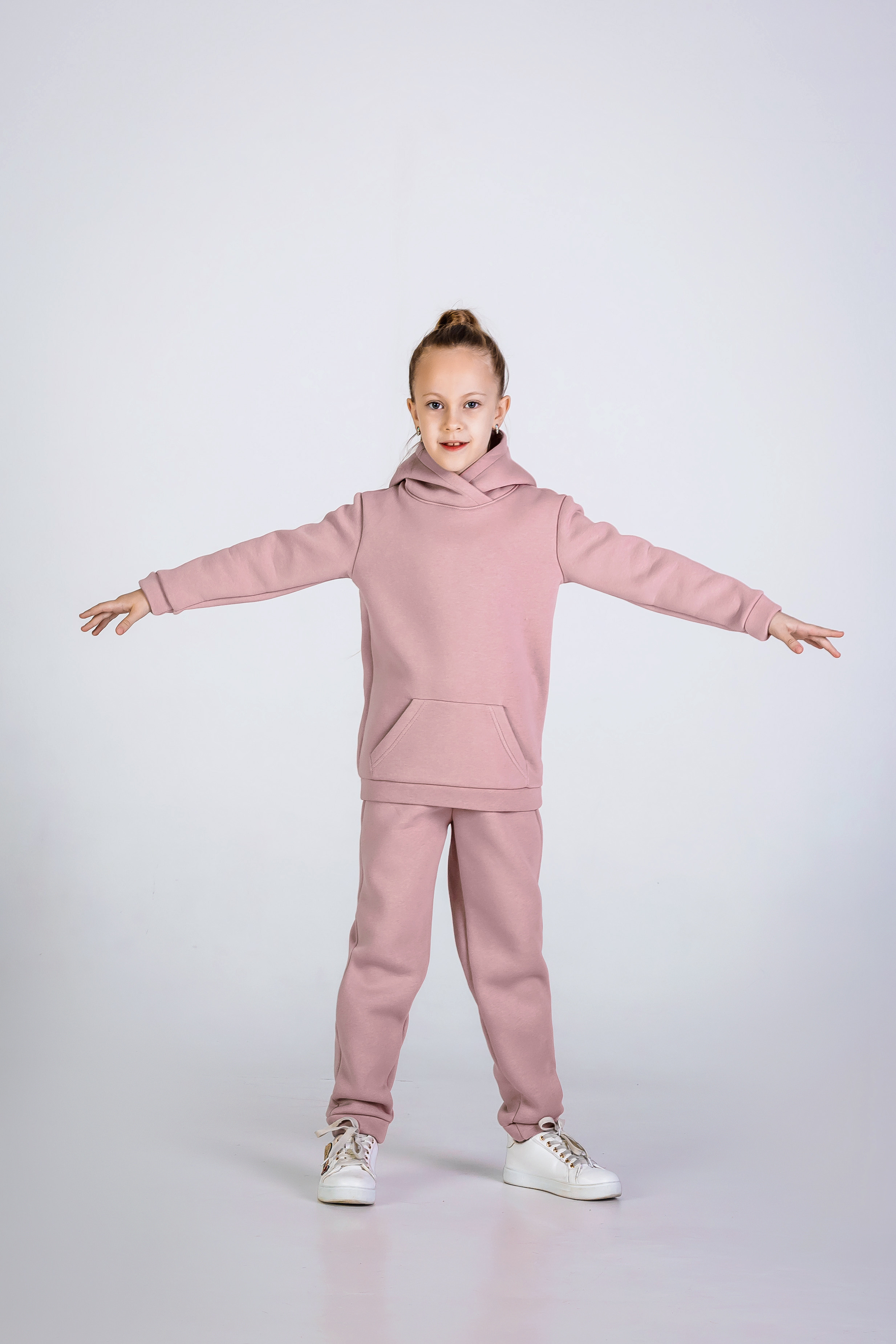 Съемка спортивных костюмов для маркетплейсов в Краснодаре - 19