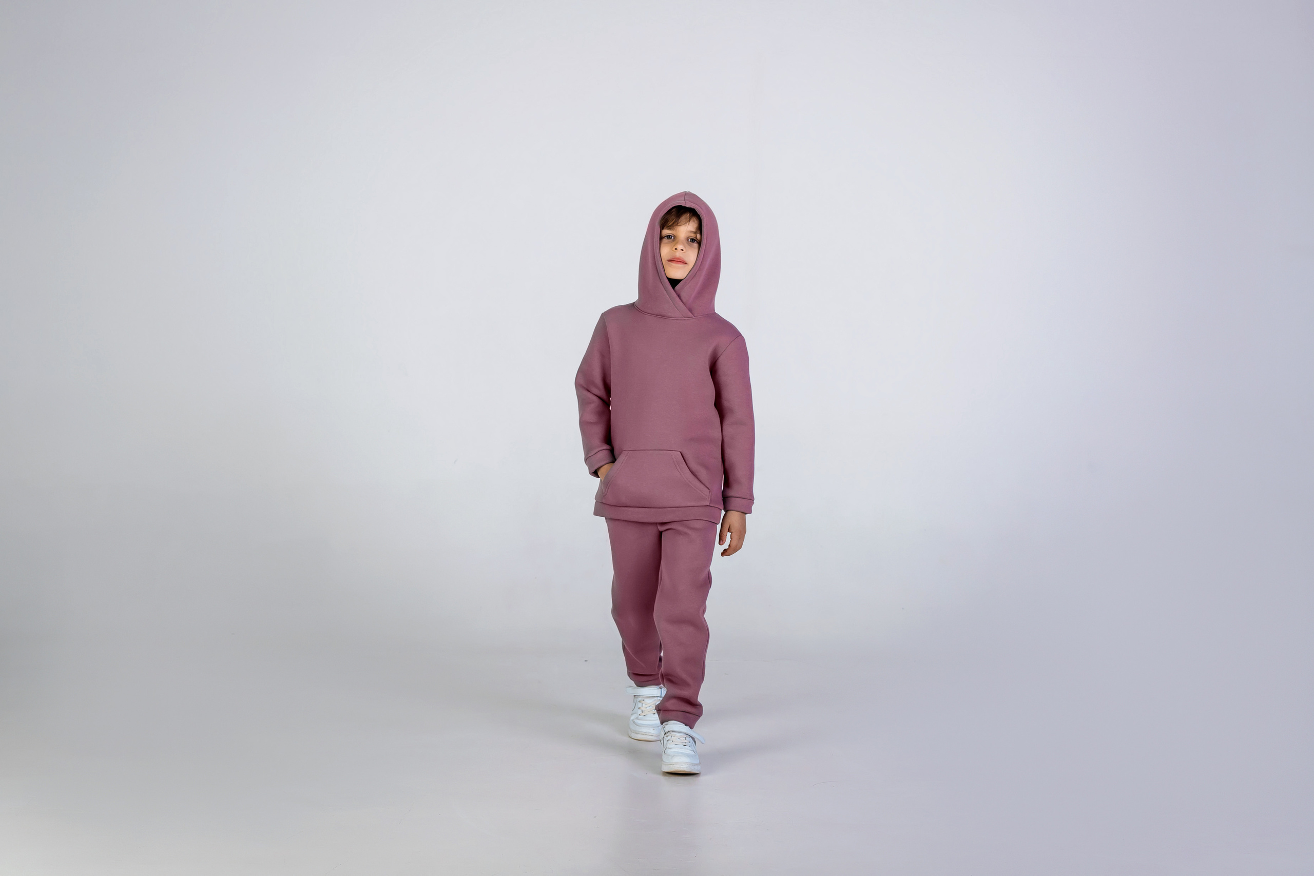 Съемка спортивных костюмов для маркетплейсов в Краснодаре - 9