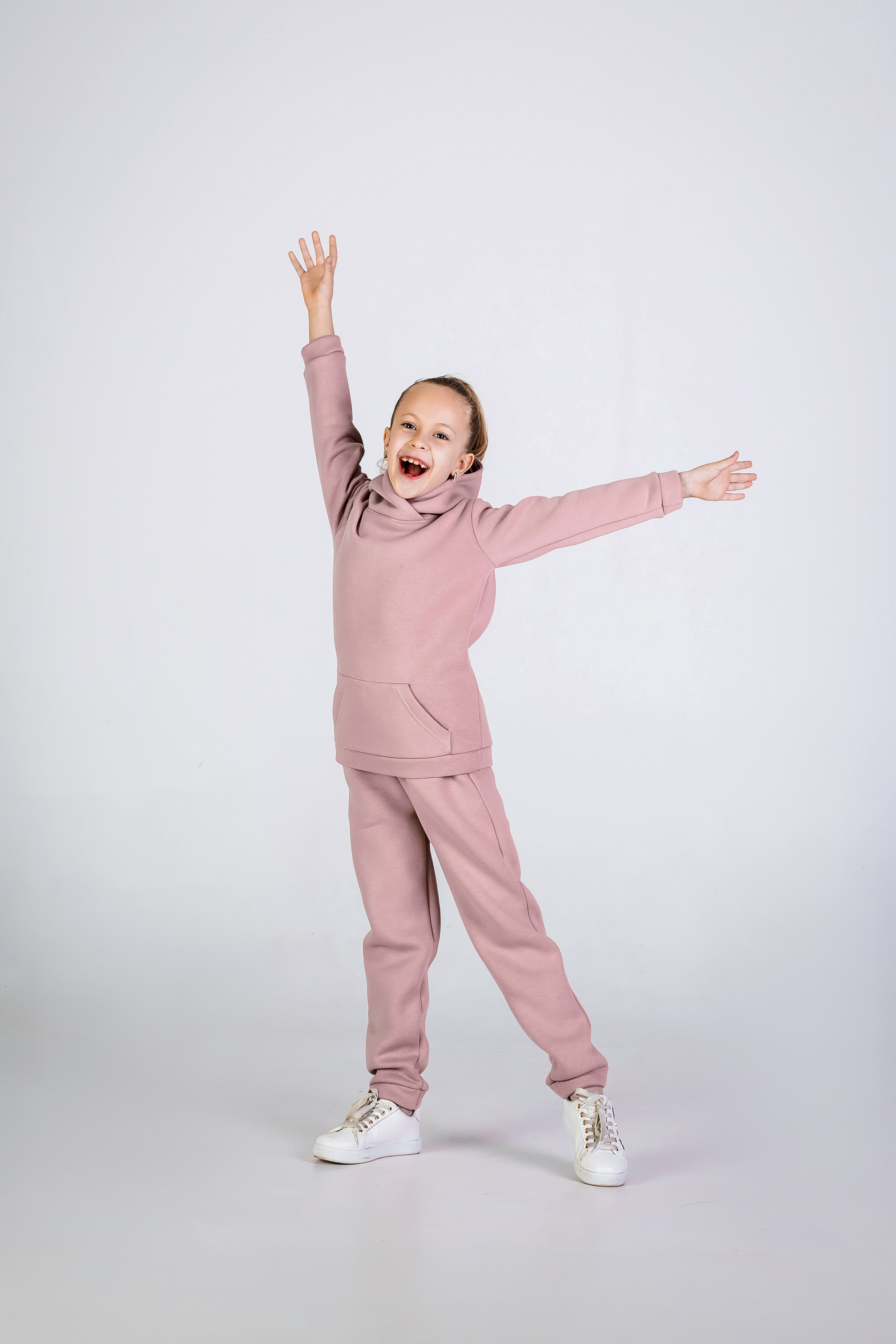 Съемка спортивных костюмов для маркетплейсов в Краснодаре - 17