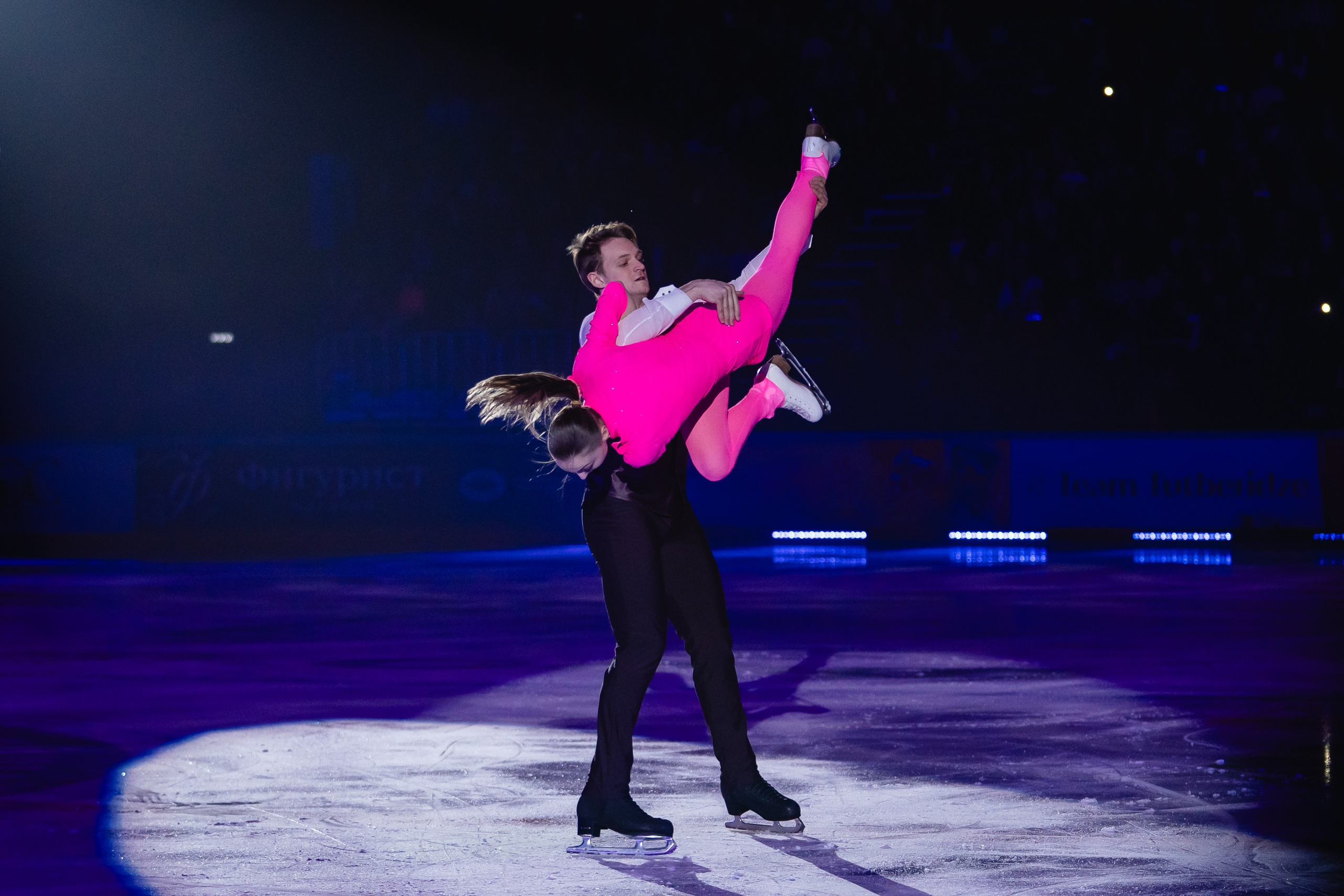 Шоу «Чемпионы на льду» в Новосибирске. Воробьева Ксения — Спортивный и танцевальный фотограф Новосибирск