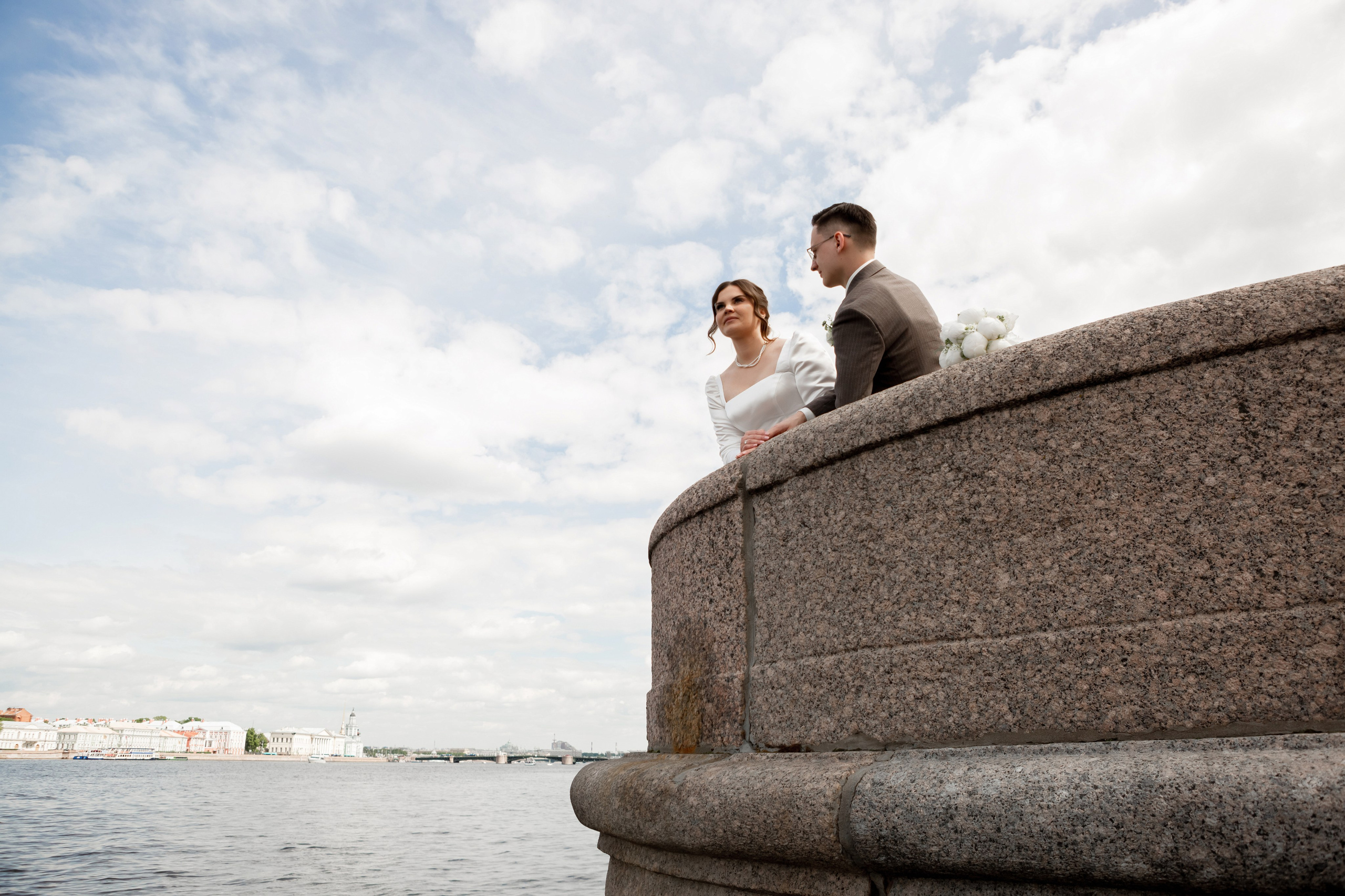 Свадебная фотопрогулка в центре Петербурга
