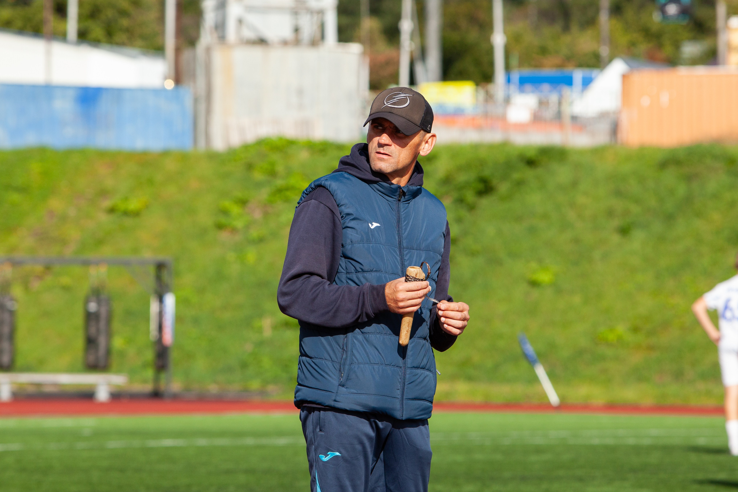 Матч юношеской футбольной лиги между командами СШ «Сахалин» и «СШОР № 1» (Комсомольск-на-Амуре). Кутузов Евгений Фотограф в Южно-Сахалинске