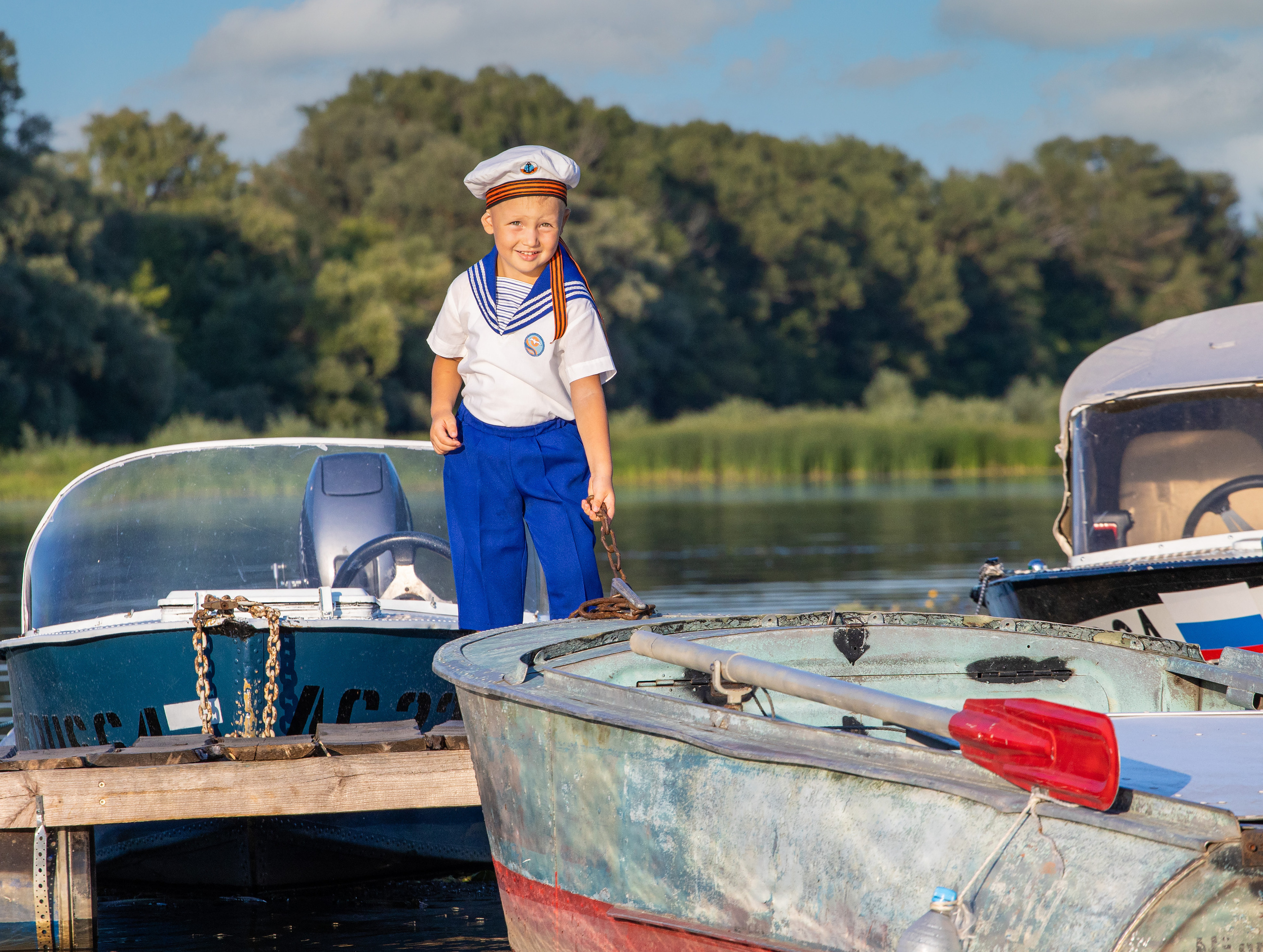 Прогулка мамы с сыном. Фотограф Петров Александр Свадьбы, Съемка в студии, Выпускные альбомы г. Балашов