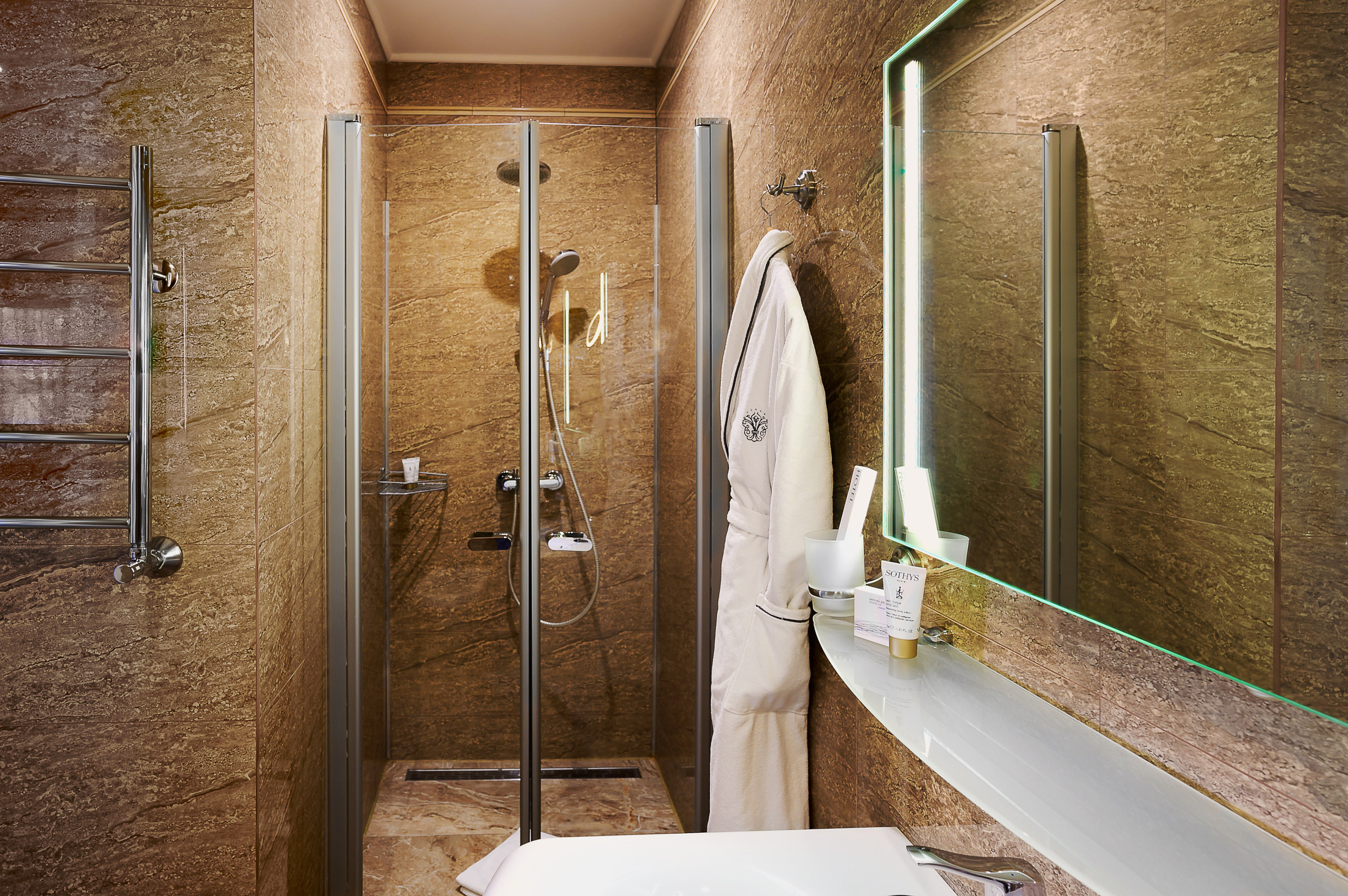 Съёмка номера отель Резиденция. Фотограф — Рустам Бикулов. Коммерческая фотография, фуд-фотография